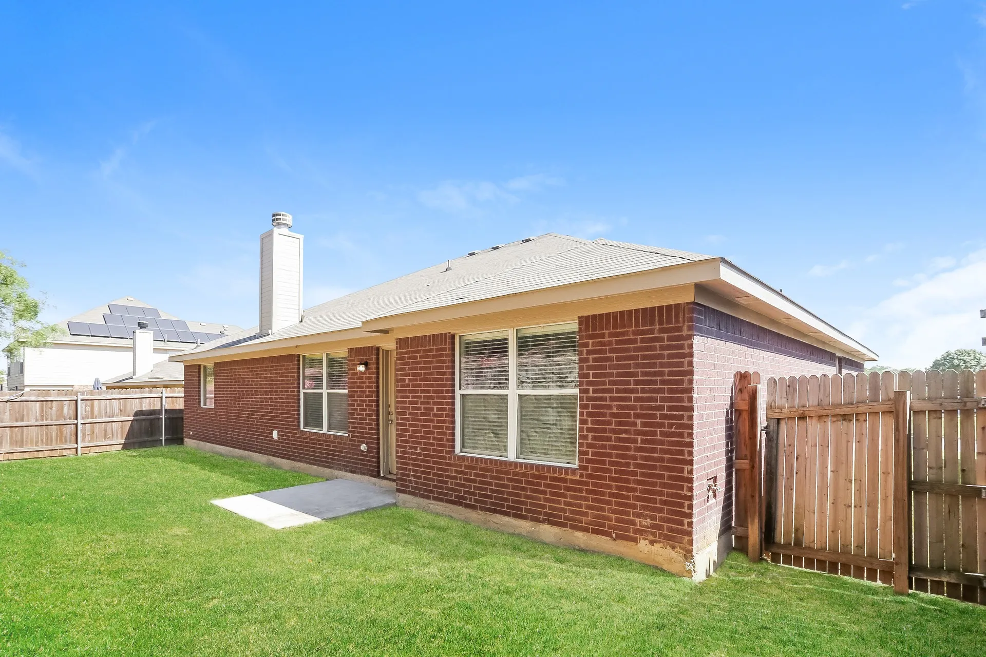 Single Family Residence For Rent in Tarrant County , 2216 Cancun Drive, Mansfield, Texas 76063, 4 Bedroom, 2 Bathroom, 2 Garage spaces, 1,801 Sqft, built in 2006, mls#21400388, Real Estate Agent in Mansfield, Homes For Rent in Tarrant county, Homes For Rent in Mansfield, Realtor in Mansfield Texas, Real Estate Brokerage Independent Realty Texas, Luminita Cordes Realtor
