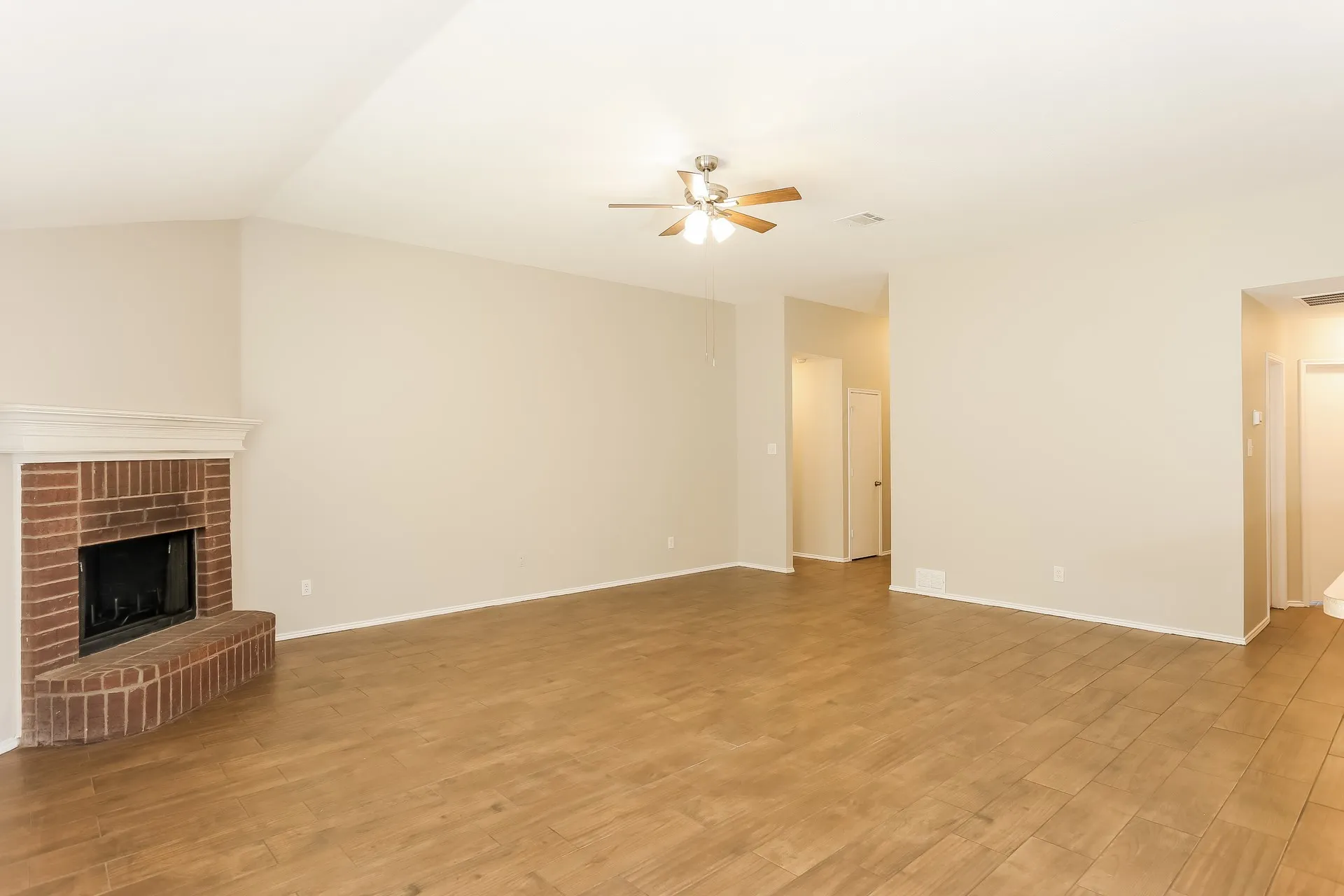 Single Family Residence For Rent in Tarrant County , 2216 Cancun Drive, Mansfield, Texas 76063, 4 Bedroom, 2 Bathroom, 2 Garage spaces, 1,801 Sqft, built in 2006, mls#21400388, Real Estate Agent in Mansfield, Homes For Rent in Tarrant county, Homes For Rent in Mansfield, Realtor in Mansfield Texas, Real Estate Brokerage Independent Realty Texas, Luminita Cordes Realtor