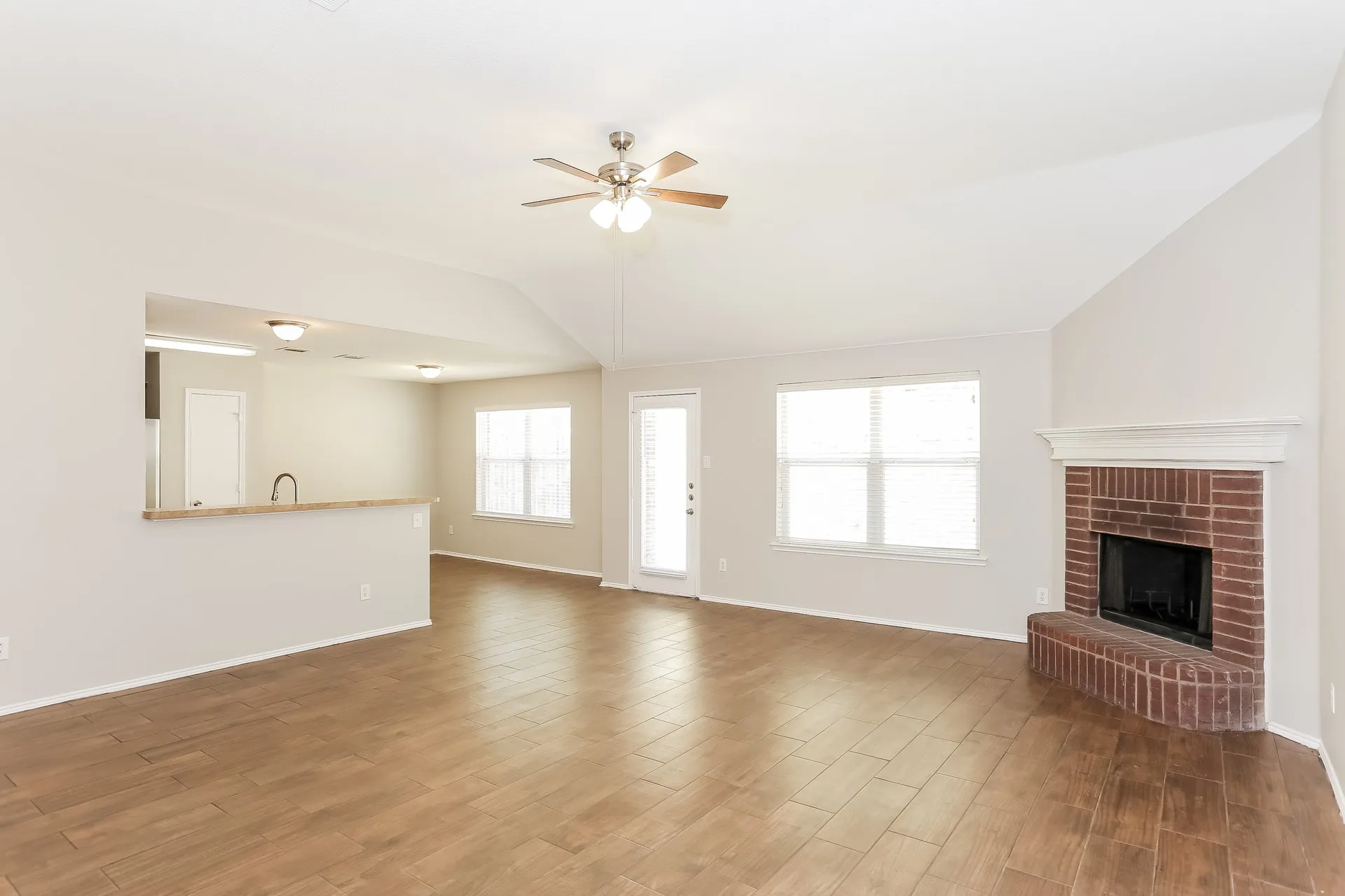 Single Family Residence For Rent in Tarrant County , 2216 Cancun Drive, Mansfield, Texas 76063, 4 Bedroom, 2 Bathroom, 2 Garage spaces, 1,801 Sqft, built in 2006, mls#21400388, Real Estate Agent in Mansfield, Homes For Rent in Tarrant county, Homes For Rent in Mansfield, Realtor in Mansfield Texas, Real Estate Brokerage Independent Realty Texas, Luminita Cordes Realtor