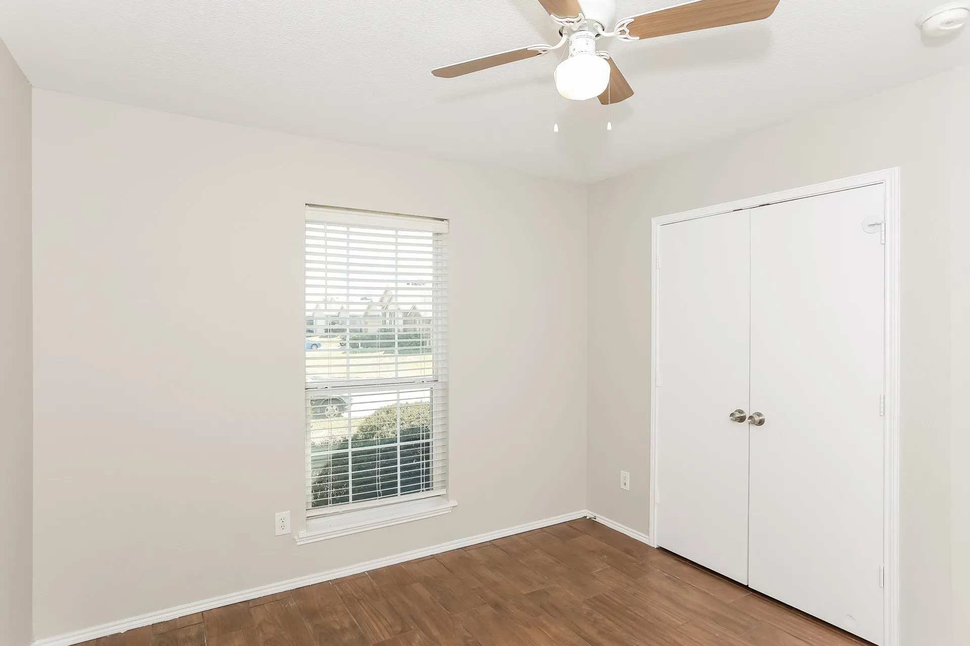 Single Family Residence For Rent in Tarrant County , 2216 Cancun Drive, Mansfield, Texas 76063, 4 Bedroom, 2 Bathroom, 2 Garage spaces, 1,801 Sqft, built in 2006, mls#21400388, Real Estate Agent in Mansfield, Homes For Rent in Tarrant county, Homes For Rent in Mansfield, Realtor in Mansfield Texas, Real Estate Brokerage Independent Realty Texas, Luminita Cordes Realtor