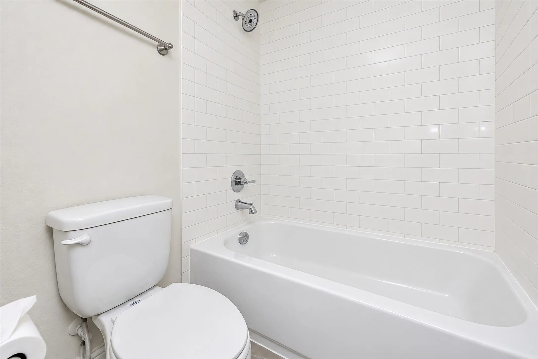 Townhouse For Rent in Tarrant County , 6308 Oakbend Circle, Fort Worth, Texas 76132, 3 Bedroom, 3 Bathroom, 2 Garage spaces, 1,999 Sqft, built in 2020, mls#21393340, Real Estate Agent in Fort Worth, Homes For Rent in Tarrant county, Homes For Rent in Fort Worth, Realtor in Fort Worth Texas, Real Estate Brokerage Independent Realty Texas, Luminita Cordes Realtor