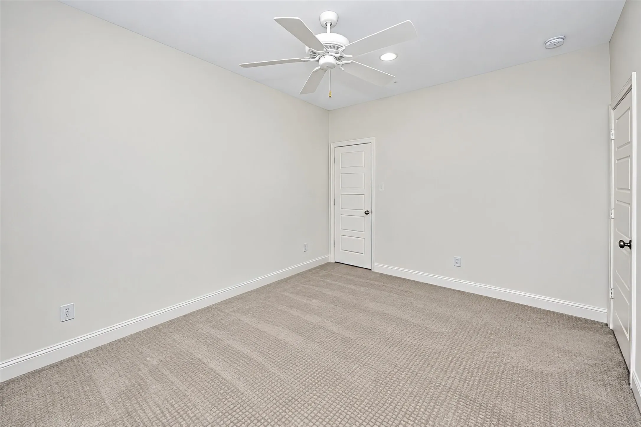 Townhouse For Rent in Tarrant County , 6308 Oakbend Circle, Fort Worth, Texas 76132, 3 Bedroom, 3 Bathroom, 2 Garage spaces, 1,999 Sqft, built in 2020, mls#21393340, Real Estate Agent in Fort Worth, Homes For Rent in Tarrant county, Homes For Rent in Fort Worth, Realtor in Fort Worth Texas, Real Estate Brokerage Independent Realty Texas, Luminita Cordes Realtor