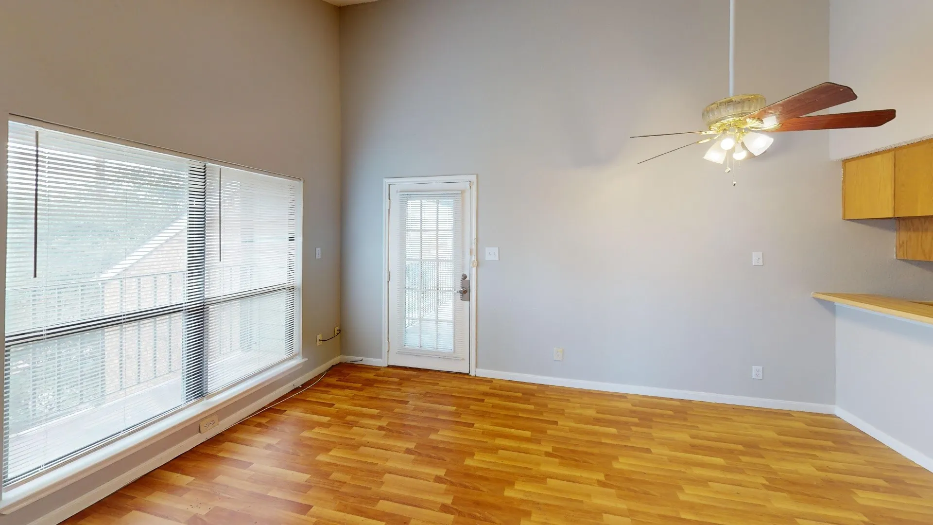 Condominium For Rent in Dallas County , 6108 Abrams Road 125, Dallas, Texas 75231, 2 Bedroom, 1 Bathroom, Garage spaces, 702 Sqft, built in 2005, mls#21400398, Real Estate Agent in Dallas, Homes For Rent in Dallas county, Homes For Rent in Dallas, Realtor in Dallas Texas, Real Estate Brokerage Independent Realty Texas, Luminita Cordes Realtor