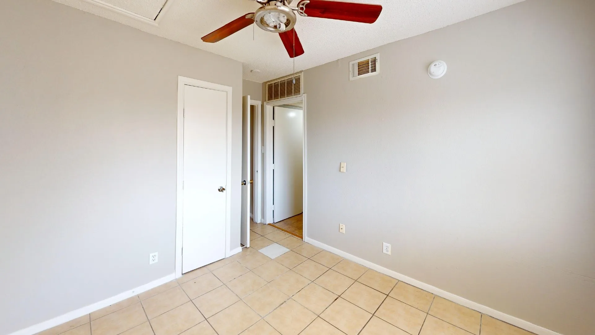 Condominium For Rent in Dallas County , 6108 Abrams Road 125, Dallas, Texas 75231, 2 Bedroom, 1 Bathroom, Garage spaces, 702 Sqft, built in 2005, mls#21400398, Real Estate Agent in Dallas, Homes For Rent in Dallas county, Homes For Rent in Dallas, Realtor in Dallas Texas, Real Estate Brokerage Independent Realty Texas, Luminita Cordes Realtor