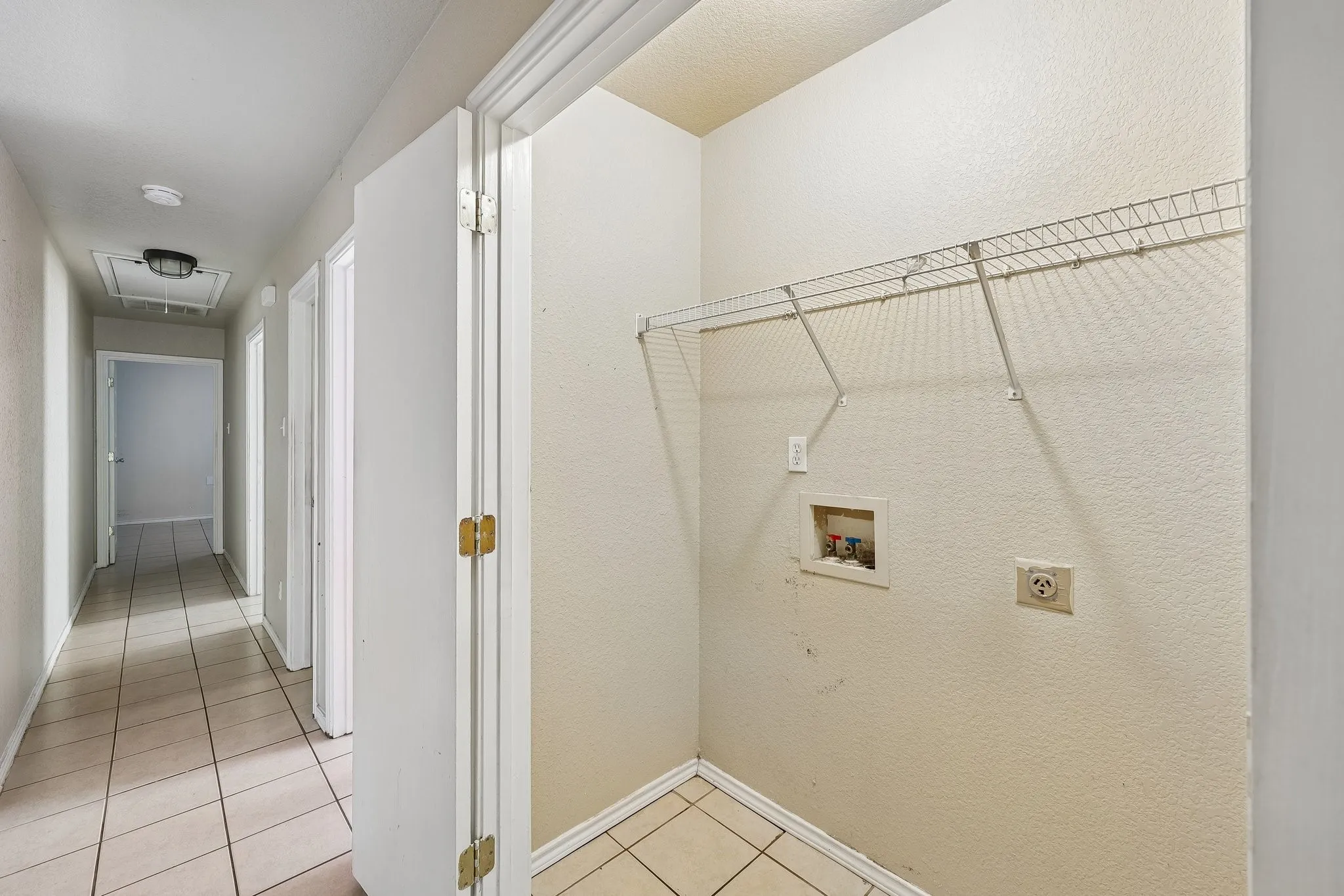 Dedicated full size laundry area