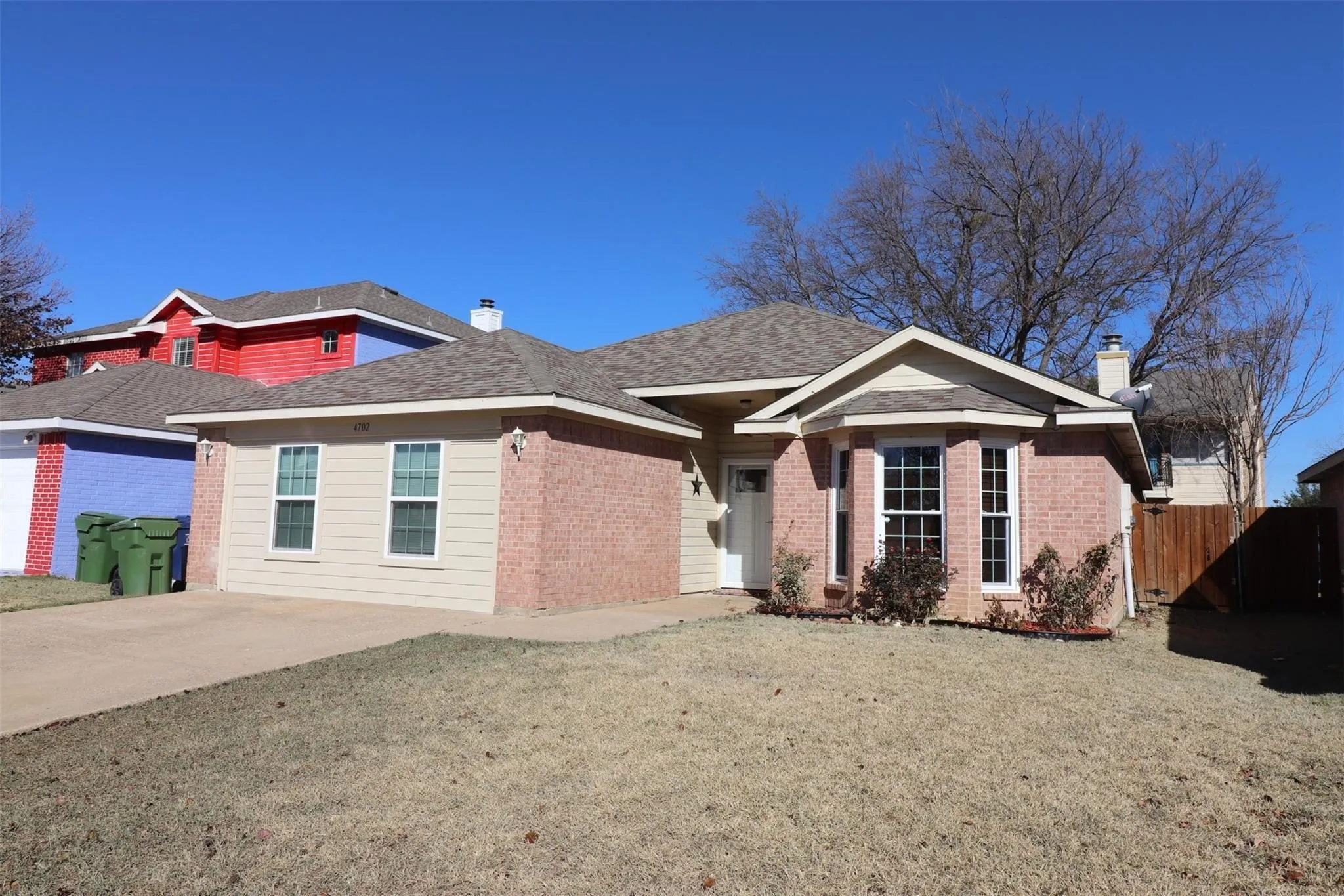Single Family Residence For Rent in Dallas County , 4702 Grovetree Lane, Garland, Texas 75043, 4 Bedroom, 2 Bathroom, Garage spaces, 1,873 Sqft, built in 2000, mls#21393970, Real Estate Agent in Garland, Homes For Rent in Dallas county, Homes For Rent in Garland, Realtor in Garland Texas, Real Estate Brokerage Independent Realty Texas, Luminita Cordes Realtor