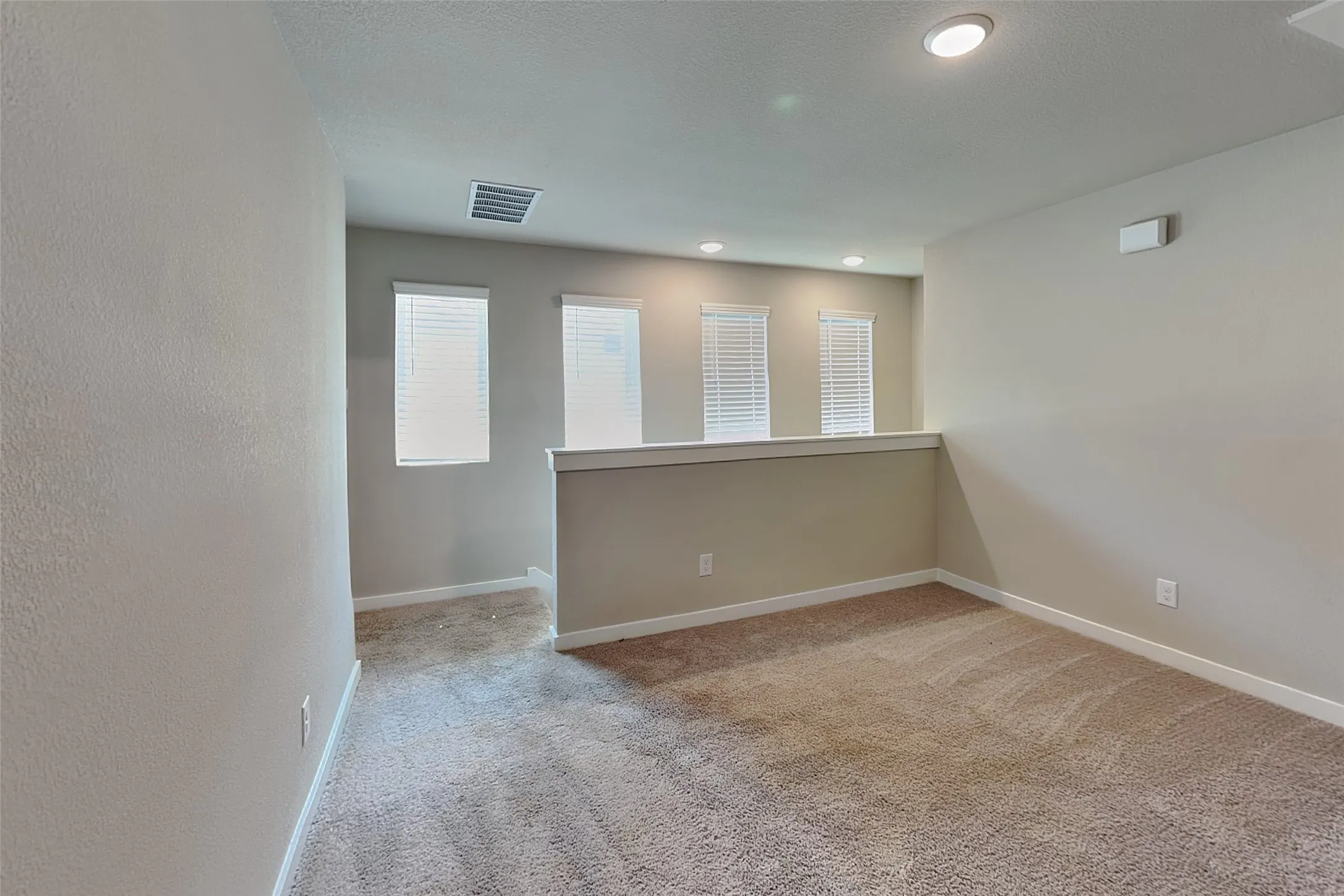 Townhouse For Rent in Tarrant County , 225 Territory Trail, Fort Worth, Texas 76120, 3 Bedroom, 3 Bathroom, 2 Garage spaces, 1,829 Sqft, built in 2024, mls#21399547, Real Estate Agent in Fort Worth, Homes For Rent in Tarrant county, Homes For Rent in Fort Worth, Realtor in Fort Worth Texas, Real Estate Brokerage Independent Realty Texas, Luminita Cordes Realtor
