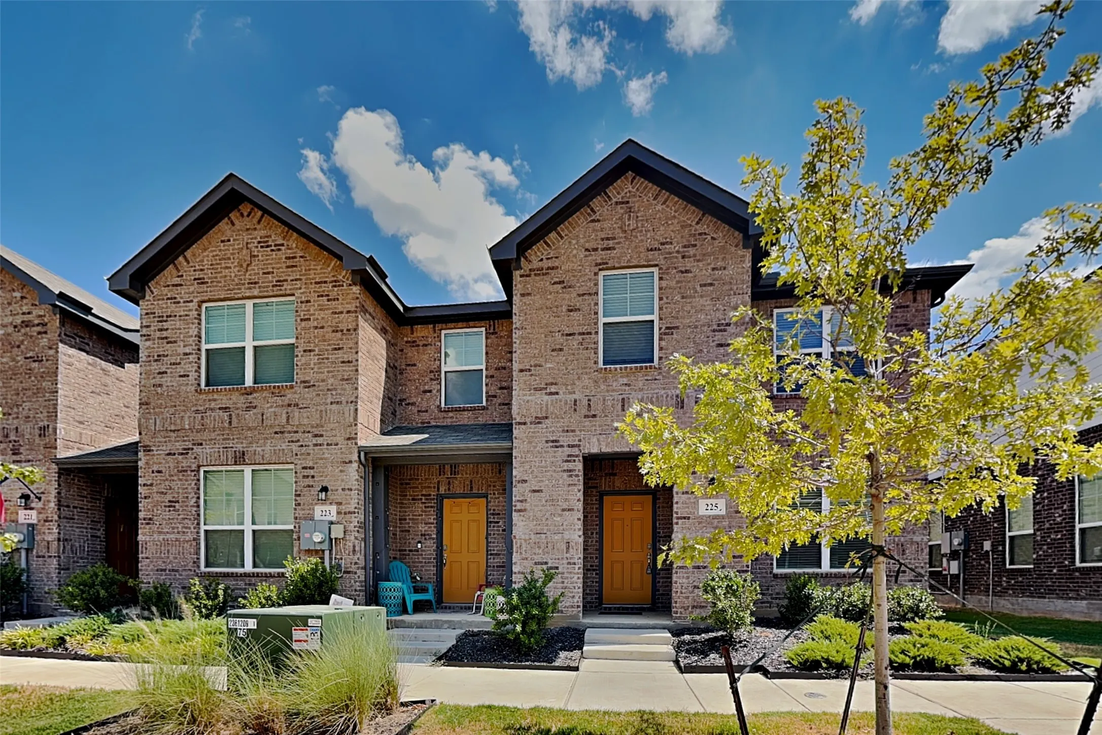 Townhouse For Rent in Tarrant County , 225 Territory Trail, Fort Worth, Texas 76120, 3 Bedroom, 3 Bathroom, 2 Garage spaces, 1,829 Sqft, built in 2024, mls#21399547, Real Estate Agent in Fort Worth, Homes For Rent in Tarrant county, Homes For Rent in Fort Worth, Realtor in Fort Worth Texas, Real Estate Brokerage Independent Realty Texas, Luminita Cordes Realtor