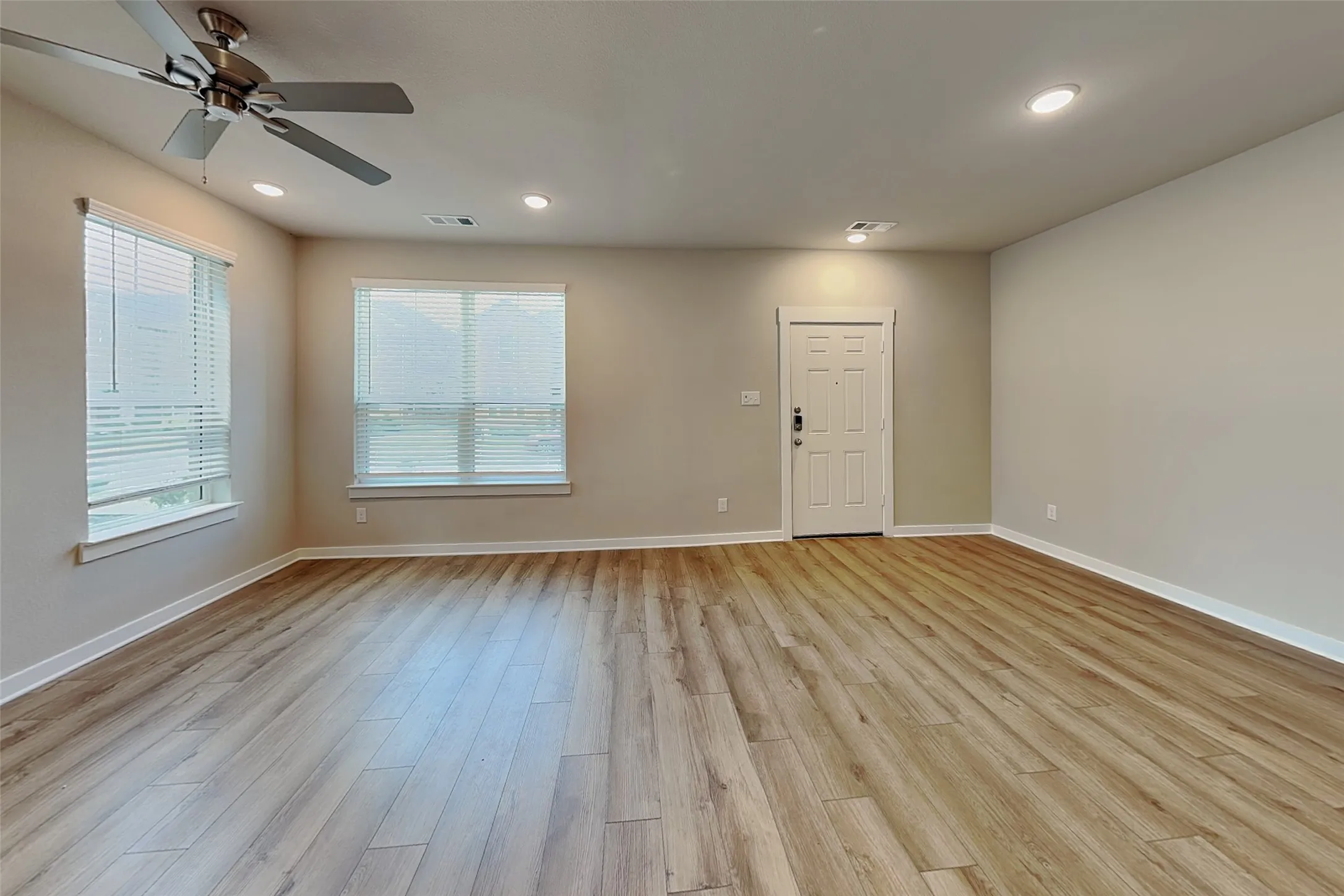 Townhouse For Rent in Tarrant County , 225 Territory Trail, Fort Worth, Texas 76120, 3 Bedroom, 3 Bathroom, 2 Garage spaces, 1,829 Sqft, built in 2024, mls#21399547, Real Estate Agent in Fort Worth, Homes For Rent in Tarrant county, Homes For Rent in Fort Worth, Realtor in Fort Worth Texas, Real Estate Brokerage Independent Realty Texas, Luminita Cordes Realtor
