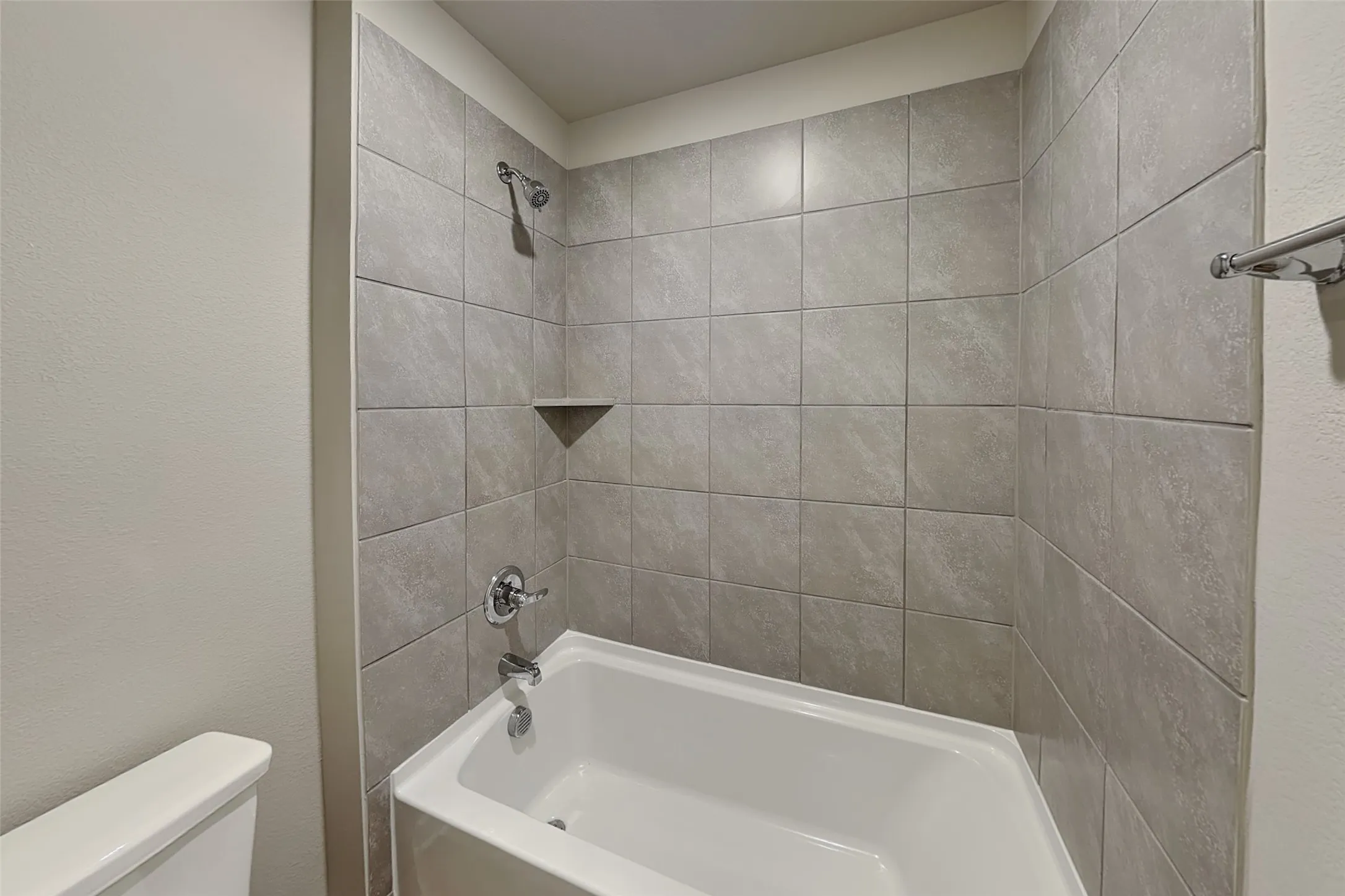 Townhouse For Rent in Tarrant County , 225 Territory Trail, Fort Worth, Texas 76120, 3 Bedroom, 3 Bathroom, 2 Garage spaces, 1,829 Sqft, built in 2024, mls#21399547, Real Estate Agent in Fort Worth, Homes For Rent in Tarrant county, Homes For Rent in Fort Worth, Realtor in Fort Worth Texas, Real Estate Brokerage Independent Realty Texas, Luminita Cordes Realtor