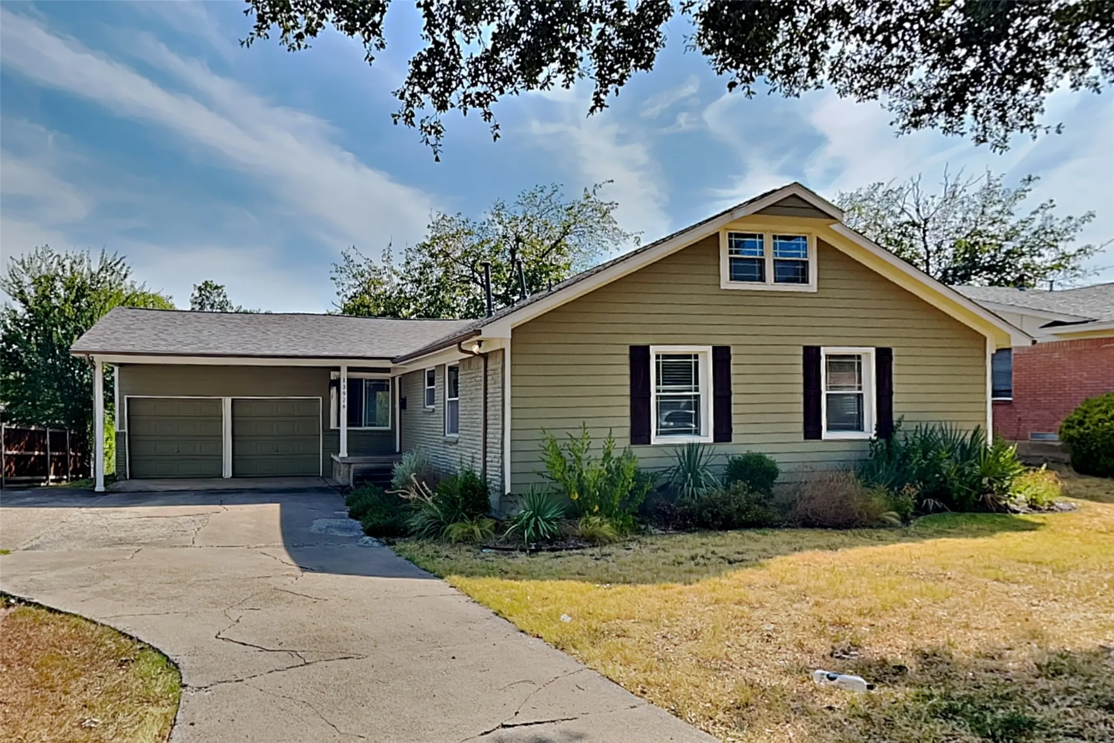 Single Family Residence For Rent in Dallas County , 13928 Charcoal Lane, Farmers Branch, Texas 75234, 3 Bedroom, 2 Bathroom, 2 Garage spaces, 1,684 Sqft, built in 1963, mls#21399546, Real Estate Agent in Farmers Branch, Homes For Rent in Dallas county, Homes For Rent in Farmers Branch, Realtor in Farmers Branch Texas, Real Estate Brokerage Independent Realty Texas, Luminita Cordes Realtor