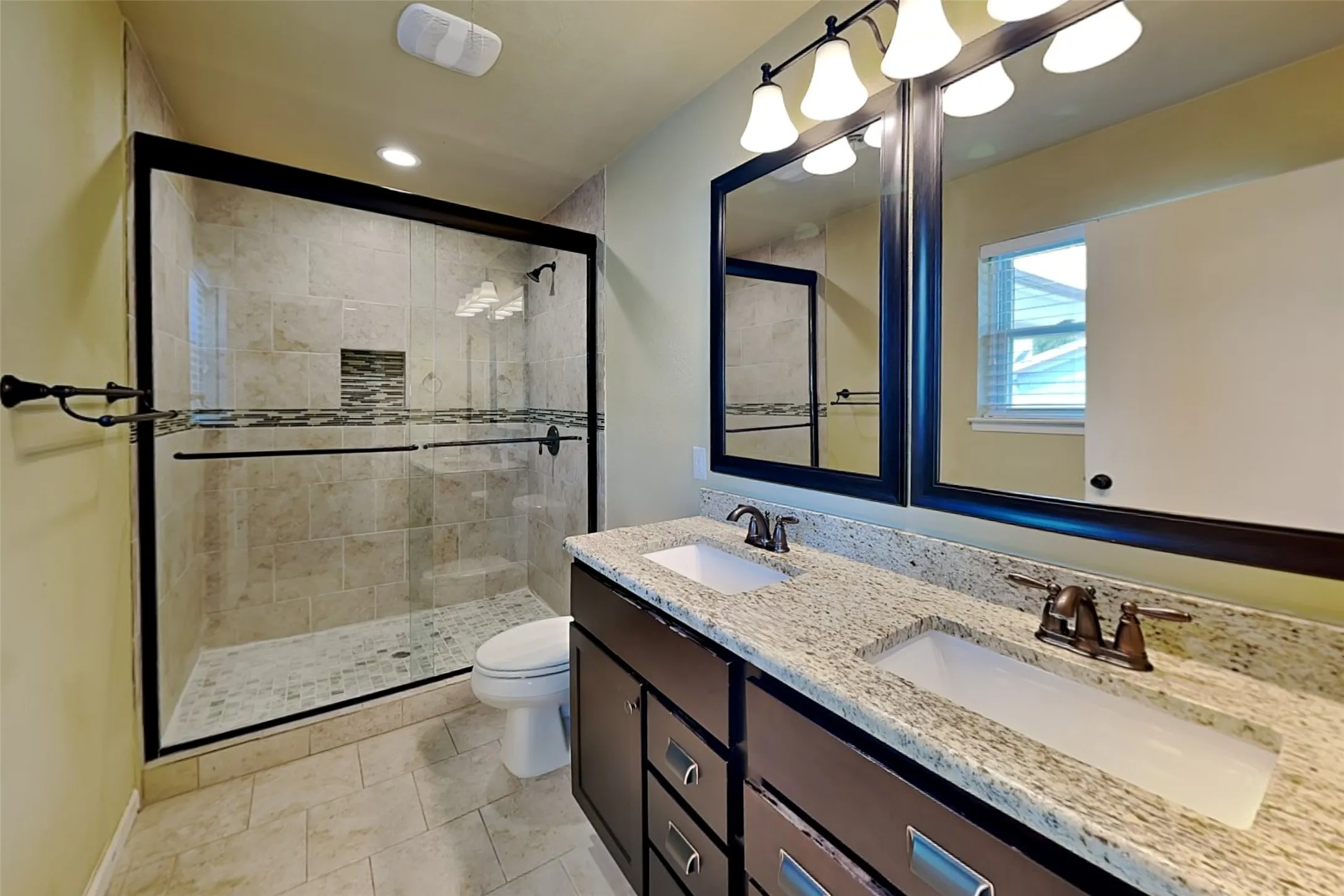 Single Family Residence For Rent in Dallas County , 13928 Charcoal Lane, Farmers Branch, Texas 75234, 3 Bedroom, 2 Bathroom, 2 Garage spaces, 1,684 Sqft, built in 1963, mls#21399546, Real Estate Agent in Farmers Branch, Homes For Rent in Dallas county, Homes For Rent in Farmers Branch, Realtor in Farmers Branch Texas, Real Estate Brokerage Independent Realty Texas, Luminita Cordes Realtor