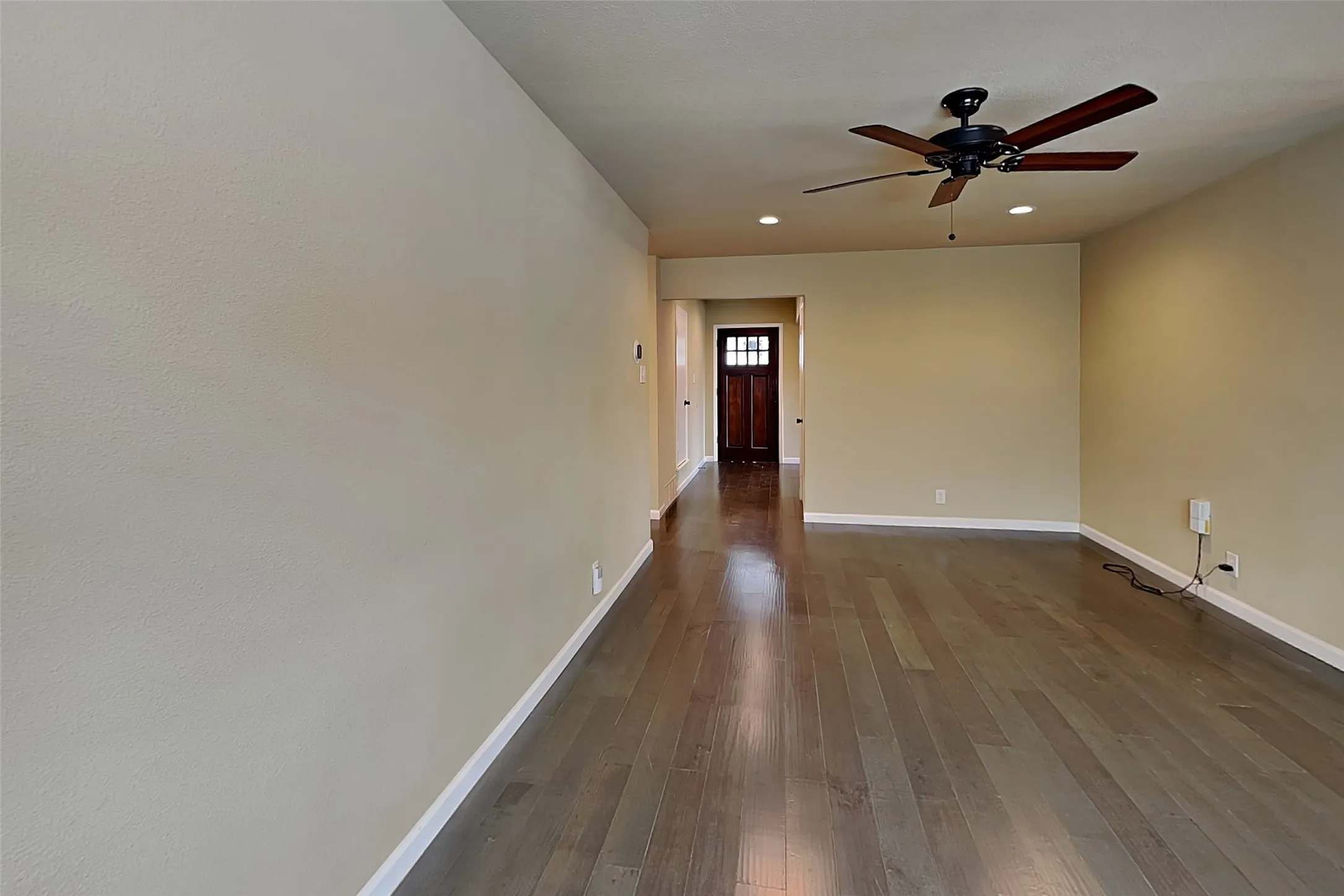 Single Family Residence For Rent in Dallas County , 13928 Charcoal Lane, Farmers Branch, Texas 75234, 3 Bedroom, 2 Bathroom, 2 Garage spaces, 1,684 Sqft, built in 1963, mls#21399546, Real Estate Agent in Farmers Branch, Homes For Rent in Dallas county, Homes For Rent in Farmers Branch, Realtor in Farmers Branch Texas, Real Estate Brokerage Independent Realty Texas, Luminita Cordes Realtor