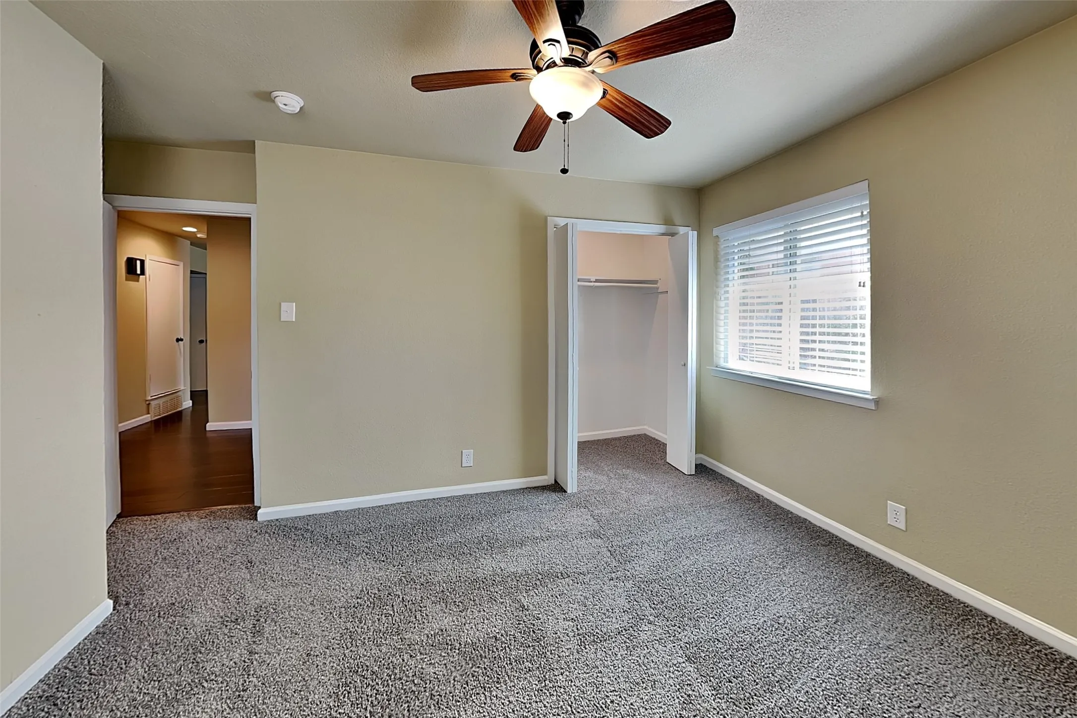 Single Family Residence For Rent in Dallas County , 13928 Charcoal Lane, Farmers Branch, Texas 75234, 3 Bedroom, 2 Bathroom, 2 Garage spaces, 1,684 Sqft, built in 1963, mls#21399546, Real Estate Agent in Farmers Branch, Homes For Rent in Dallas county, Homes For Rent in Farmers Branch, Realtor in Farmers Branch Texas, Real Estate Brokerage Independent Realty Texas, Luminita Cordes Realtor