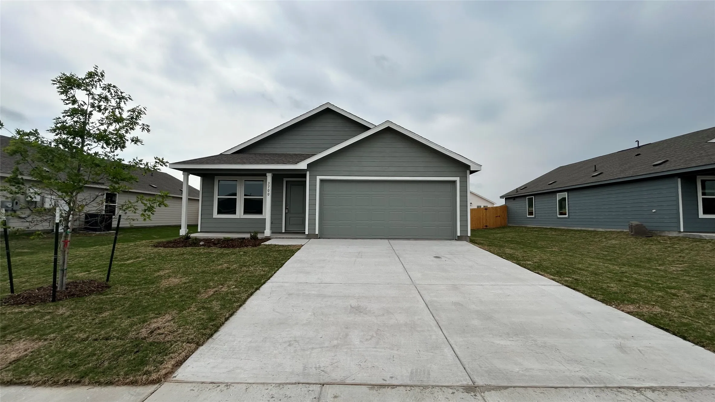 Single Family Residence For Rent in Grayson County , 3700 Scarlet Sage Way, Sherman, Texas 75092, 3 Bedroom, 2 Bathroom, 2 Garage spaces, 1,464 Sqft, built in 2024, mls#21400412, Real Estate Agent in Sherman, Homes For Rent in Grayson county, Homes For Rent in Sherman, Realtor in Sherman Texas, Real Estate Brokerage Independent Realty Texas, Luminita Cordes Realtor