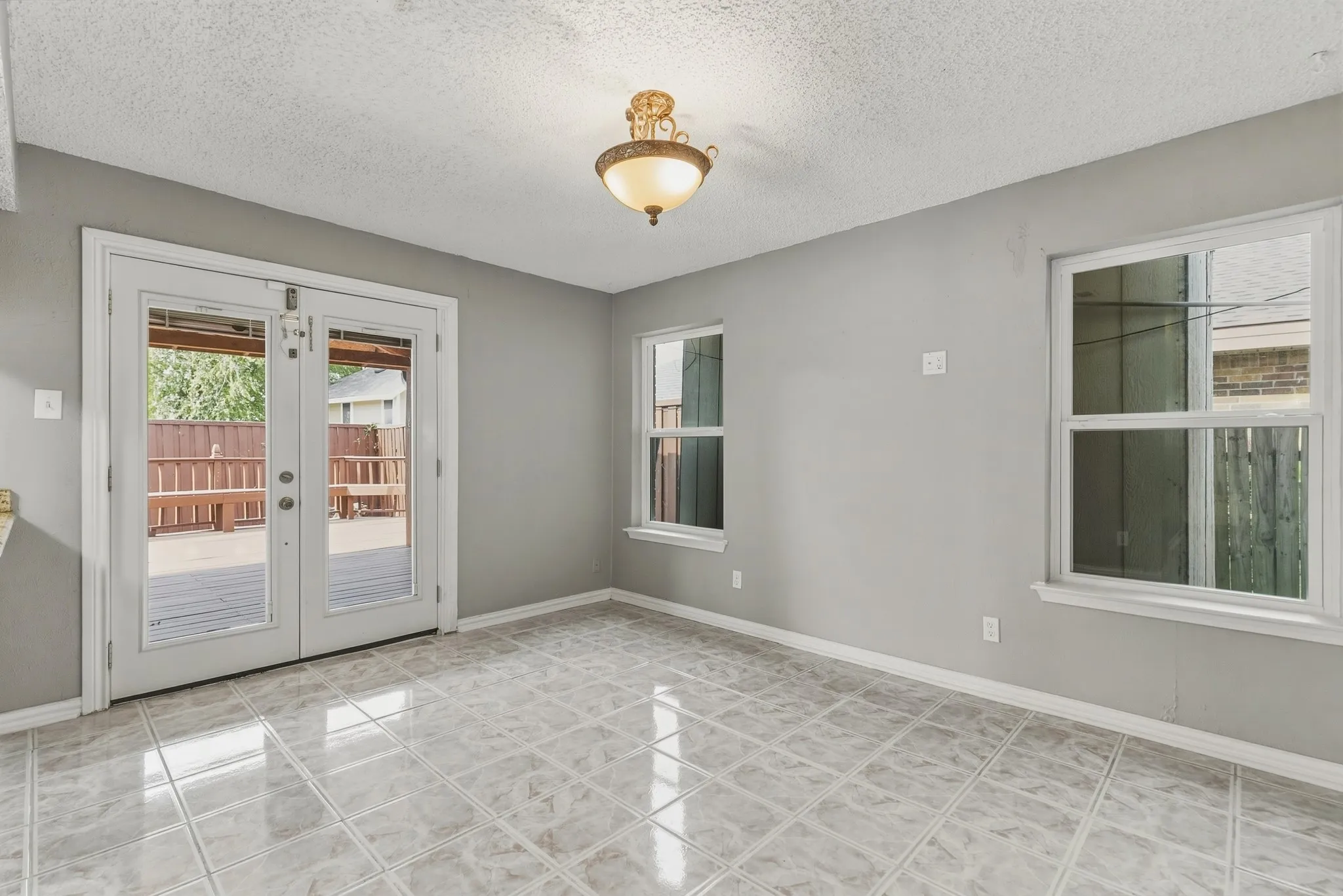 Single Family Residence For Sale in Tarrant County , 4357 Ashley Lane, Grand Prairie, Texas 75052, 3 Bedroom, 3 Bathroom, 2 Garage spaces, 2,059 Sqft, built in 1985, mls#21400416, Real Estate Agent in Grand Prairie, Homes For Sale in Tarrant county, Homes For Sale in Grand Prairie, Realtor in Grand Prairie Texas, Real Estate Brokerage Independent Realty Texas, Luminita Cordes Realtor