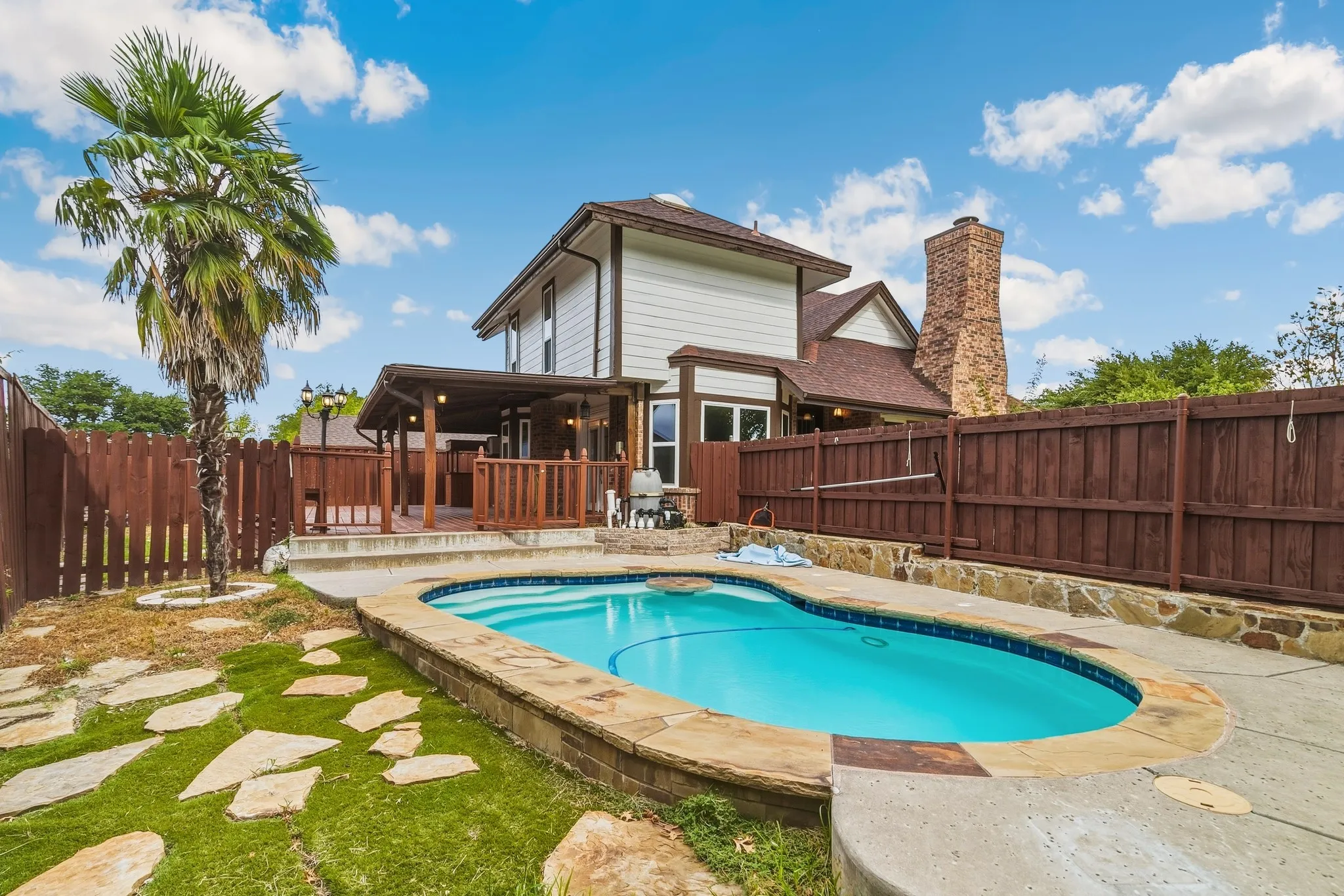 Single Family Residence For Sale in Tarrant County , 4357 Ashley Lane, Grand Prairie, Texas 75052, 3 Bedroom, 3 Bathroom, 2 Garage spaces, 2,059 Sqft, built in 1985, mls#21400416, Real Estate Agent in Grand Prairie, Homes For Sale in Tarrant county, Homes For Sale in Grand Prairie, Realtor in Grand Prairie Texas, Real Estate Brokerage Independent Realty Texas, Luminita Cordes Realtor