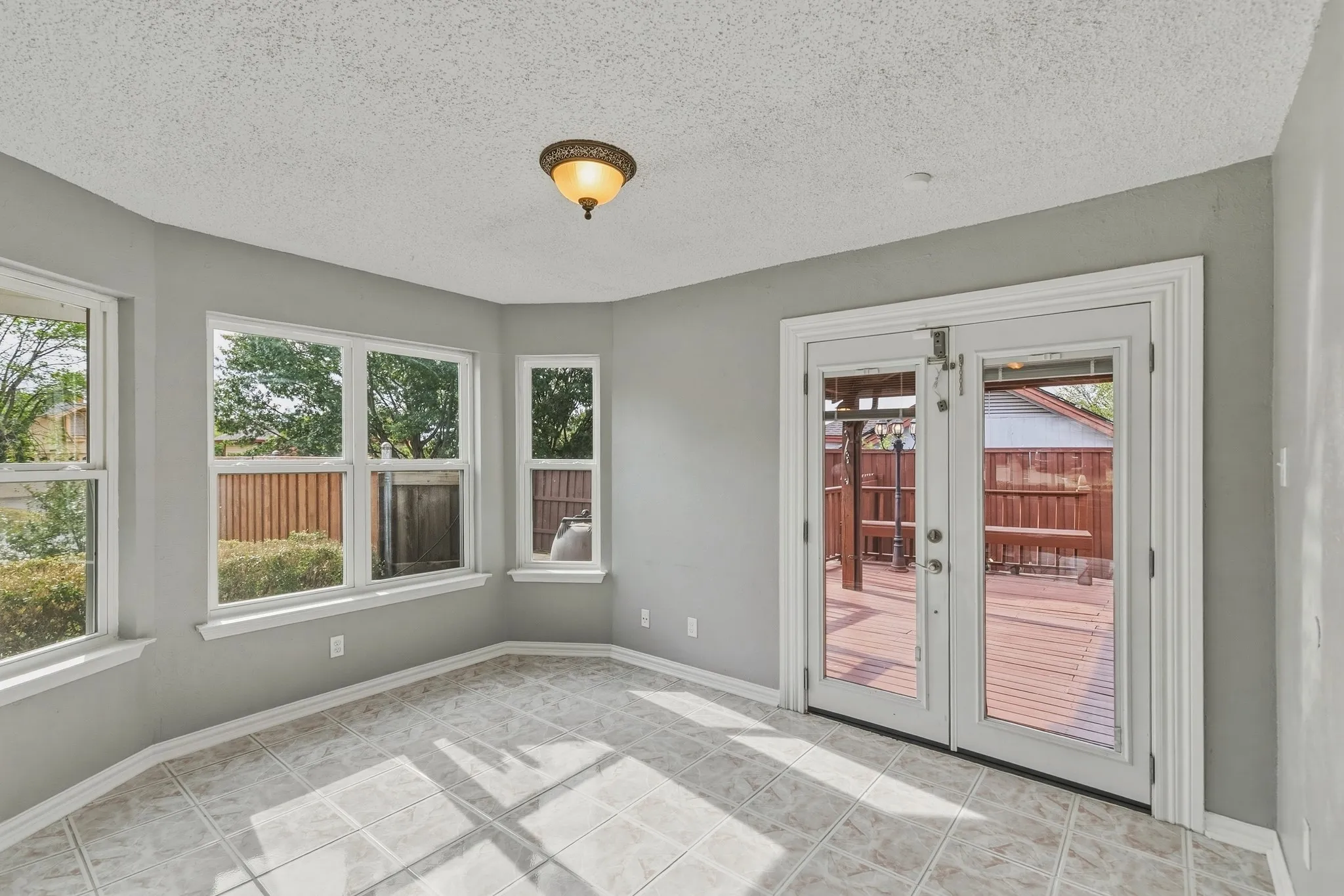 Single Family Residence For Sale in Tarrant County , 4357 Ashley Lane, Grand Prairie, Texas 75052, 3 Bedroom, 3 Bathroom, 2 Garage spaces, 2,059 Sqft, built in 1985, mls#21400416, Real Estate Agent in Grand Prairie, Homes For Sale in Tarrant county, Homes For Sale in Grand Prairie, Realtor in Grand Prairie Texas, Real Estate Brokerage Independent Realty Texas, Luminita Cordes Realtor