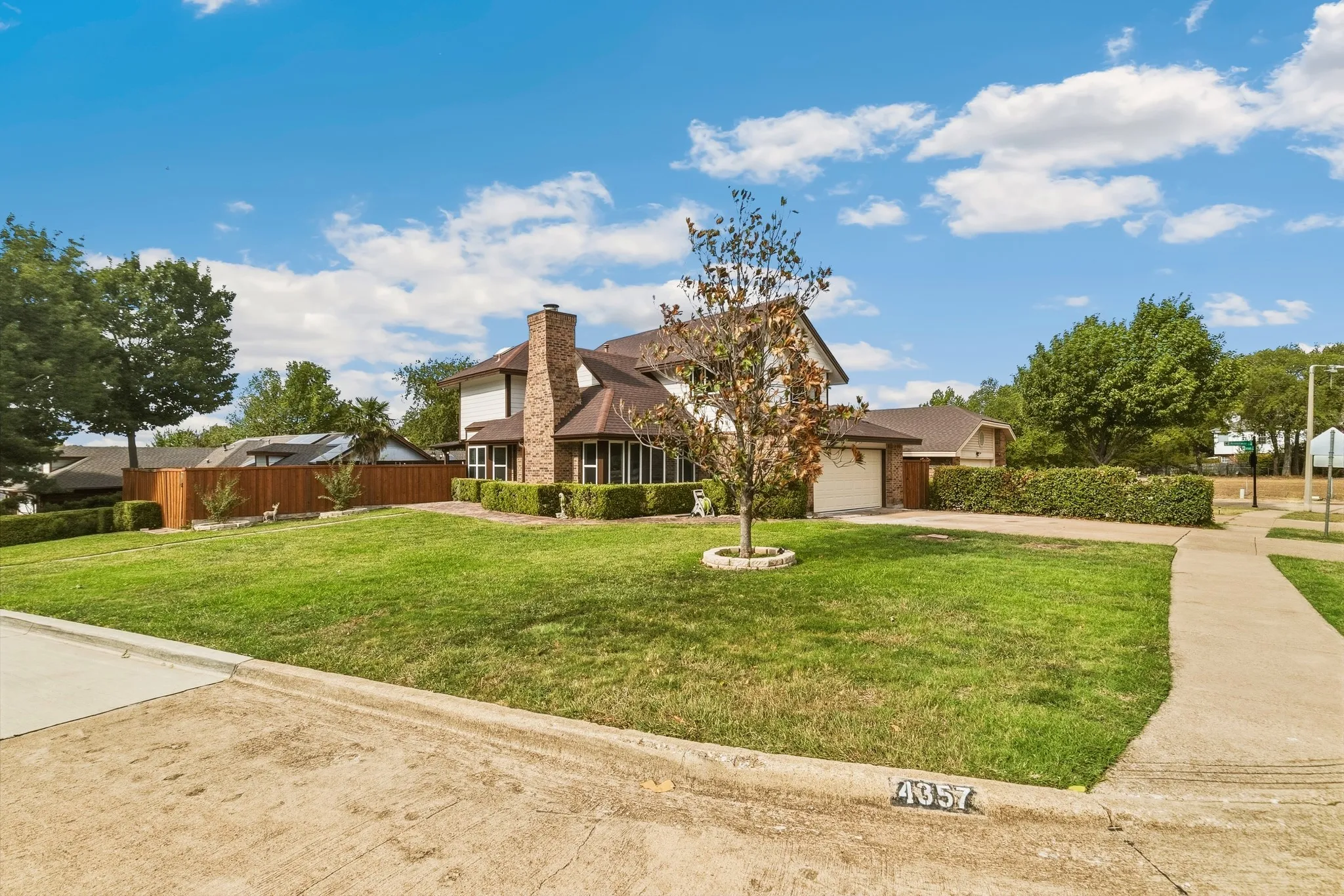 Single Family Residence For Sale in Tarrant County , 4357 Ashley Lane, Grand Prairie, Texas 75052, 3 Bedroom, 3 Bathroom, 2 Garage spaces, 2,059 Sqft, built in 1985, mls#21400416, Real Estate Agent in Grand Prairie, Homes For Sale in Tarrant county, Homes For Sale in Grand Prairie, Realtor in Grand Prairie Texas, Real Estate Brokerage Independent Realty Texas, Luminita Cordes Realtor