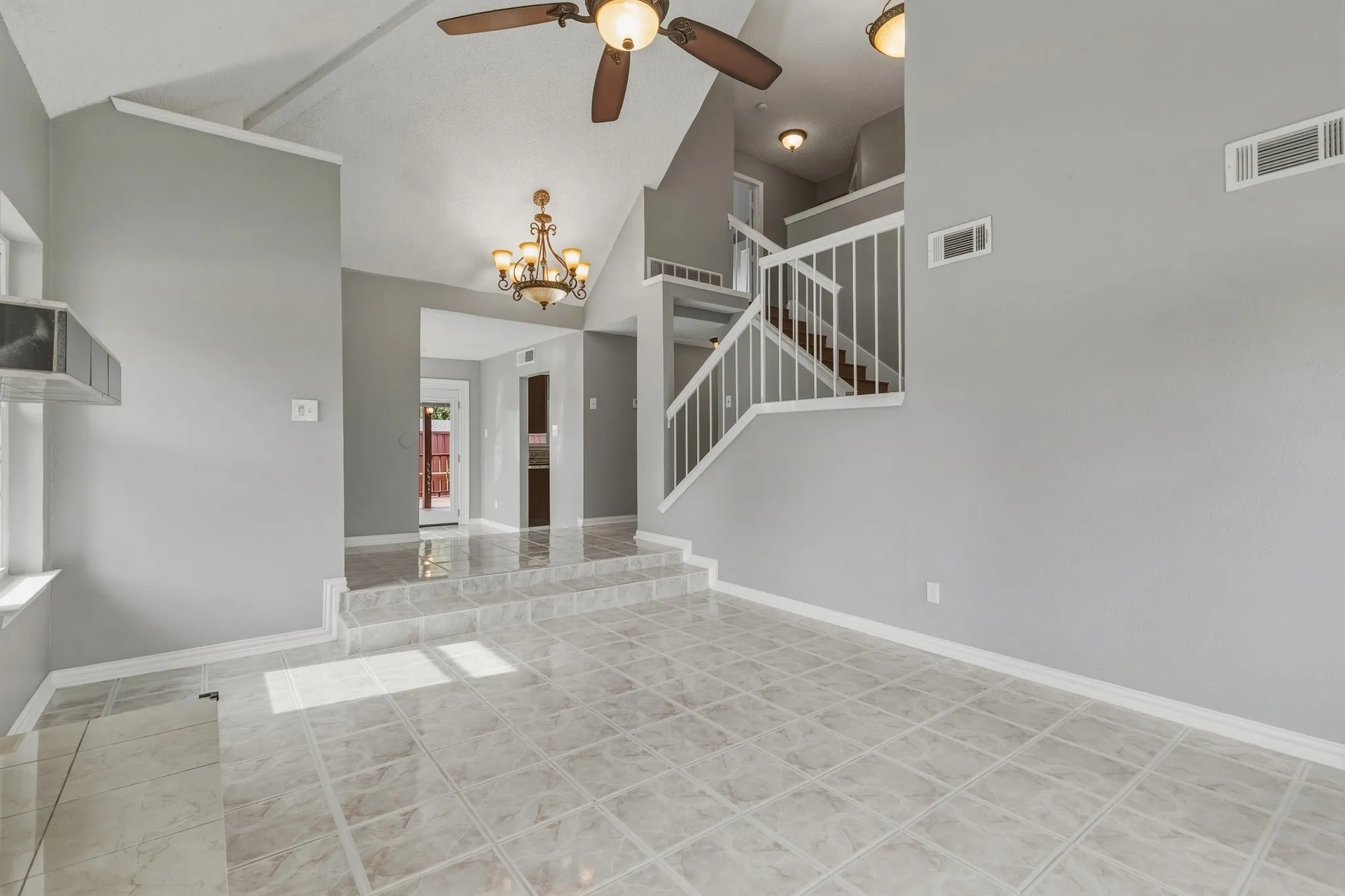 Single Family Residence For Sale in Tarrant County , 4357 Ashley Lane, Grand Prairie, Texas 75052, 3 Bedroom, 3 Bathroom, 2 Garage spaces, 2,059 Sqft, built in 1985, mls#21400416, Real Estate Agent in Grand Prairie, Homes For Sale in Tarrant county, Homes For Sale in Grand Prairie, Realtor in Grand Prairie Texas, Real Estate Brokerage Independent Realty Texas, Luminita Cordes Realtor