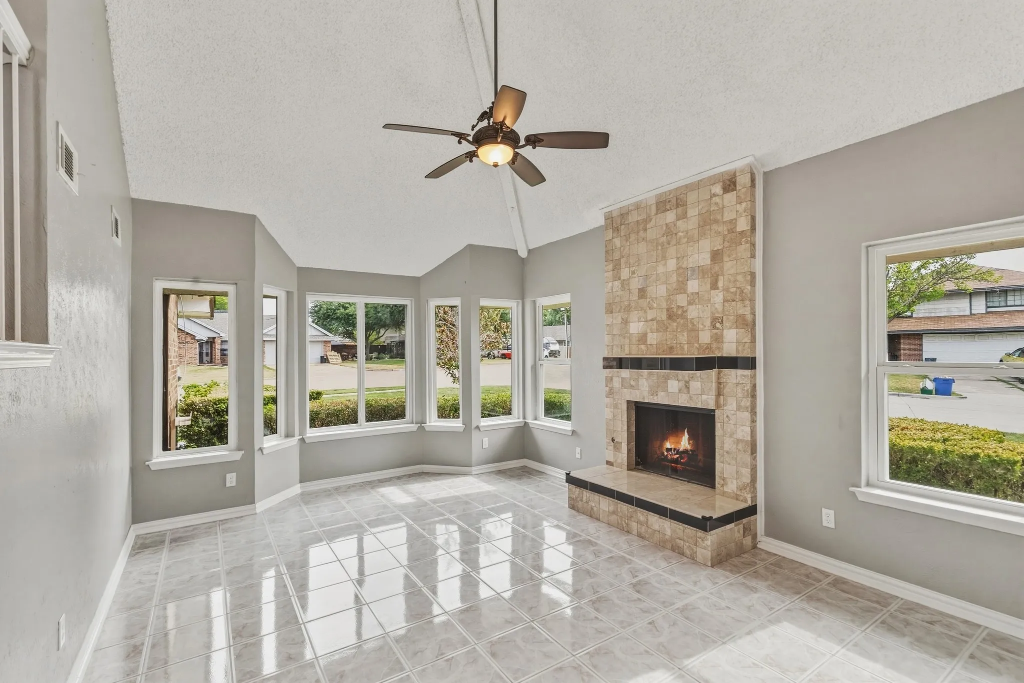 Single Family Residence For Sale in Tarrant County , 4357 Ashley Lane, Grand Prairie, Texas 75052, 3 Bedroom, 3 Bathroom, 2 Garage spaces, 2,059 Sqft, built in 1985, mls#21400416, Real Estate Agent in Grand Prairie, Homes For Sale in Tarrant county, Homes For Sale in Grand Prairie, Realtor in Grand Prairie Texas, Real Estate Brokerage Independent Realty Texas, Luminita Cordes Realtor