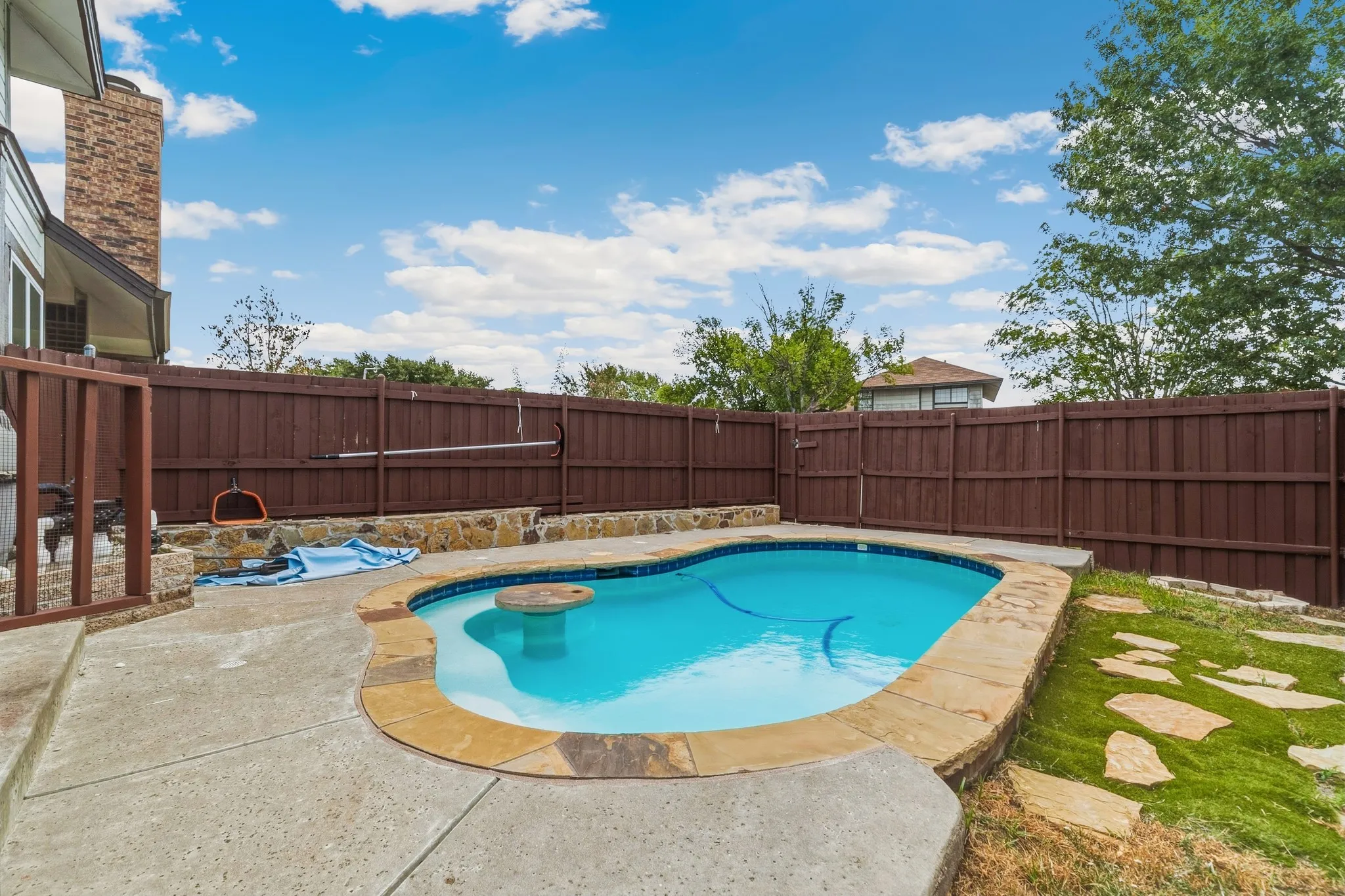 Single Family Residence For Sale in Tarrant County , 4357 Ashley Lane, Grand Prairie, Texas 75052, 3 Bedroom, 3 Bathroom, 2 Garage spaces, 2,059 Sqft, built in 1985, mls#21400416, Real Estate Agent in Grand Prairie, Homes For Sale in Tarrant county, Homes For Sale in Grand Prairie, Realtor in Grand Prairie Texas, Real Estate Brokerage Independent Realty Texas, Luminita Cordes Realtor