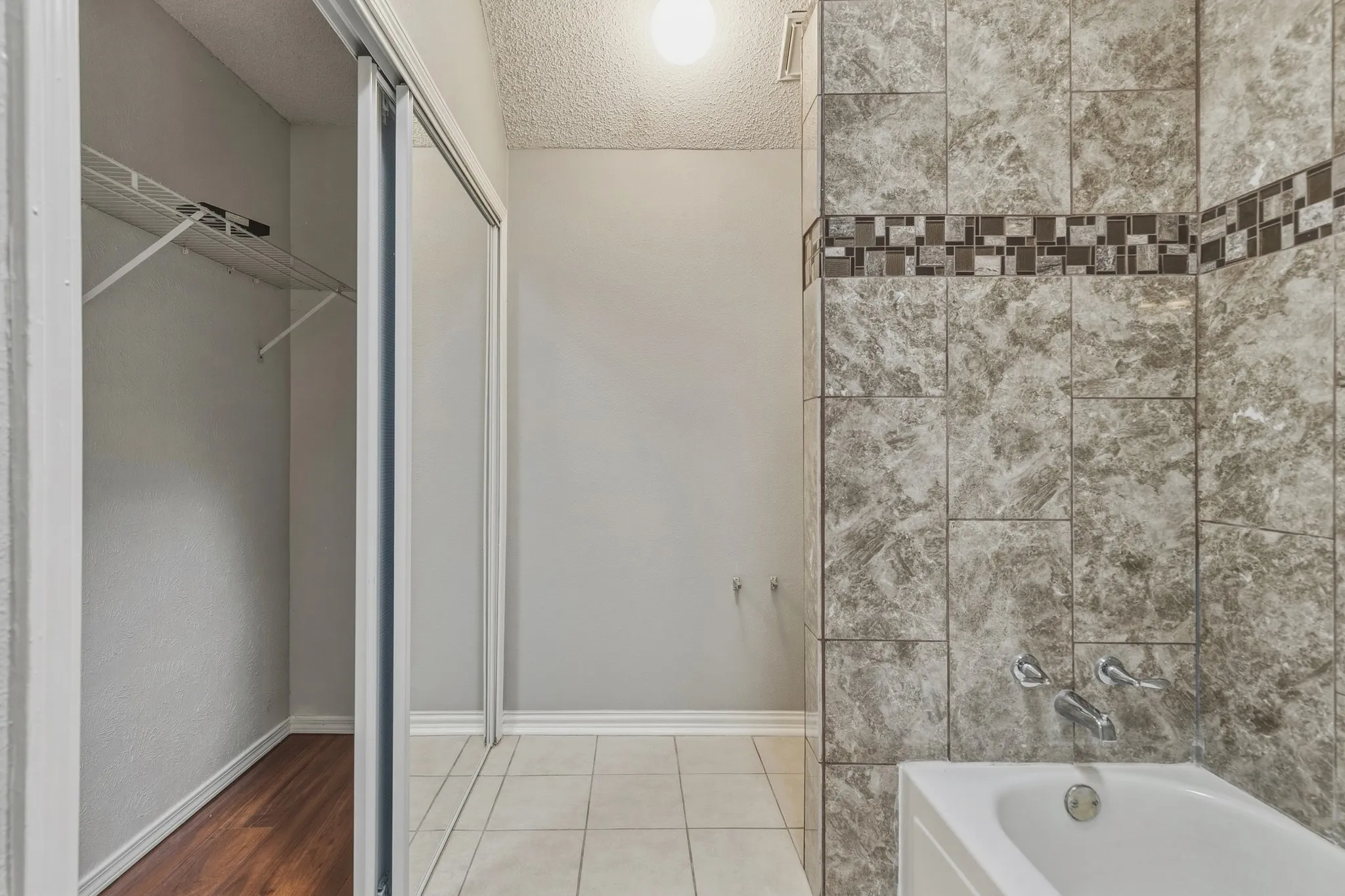 Single Family Residence For Sale in Tarrant County , 4357 Ashley Lane, Grand Prairie, Texas 75052, 3 Bedroom, 3 Bathroom, 2 Garage spaces, 2,059 Sqft, built in 1985, mls#21400416, Real Estate Agent in Grand Prairie, Homes For Sale in Tarrant county, Homes For Sale in Grand Prairie, Realtor in Grand Prairie Texas, Real Estate Brokerage Independent Realty Texas, Luminita Cordes Realtor
