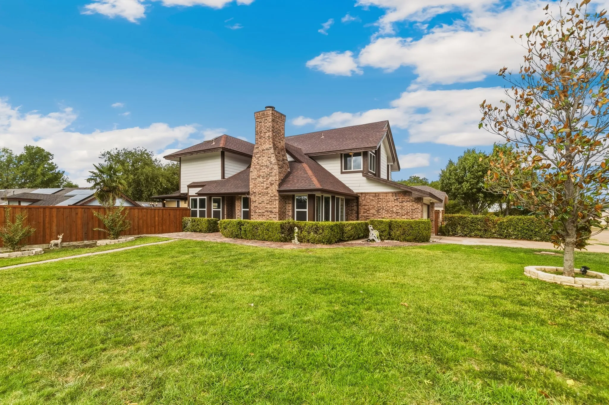 Single Family Residence For Sale in Tarrant County , 4357 Ashley Lane, Grand Prairie, Texas 75052, 3 Bedroom, 3 Bathroom, 2 Garage spaces, 2,059 Sqft, built in 1985, mls#21400416, Real Estate Agent in Grand Prairie, Homes For Sale in Tarrant county, Homes For Sale in Grand Prairie, Realtor in Grand Prairie Texas, Real Estate Brokerage Independent Realty Texas, Luminita Cordes Realtor