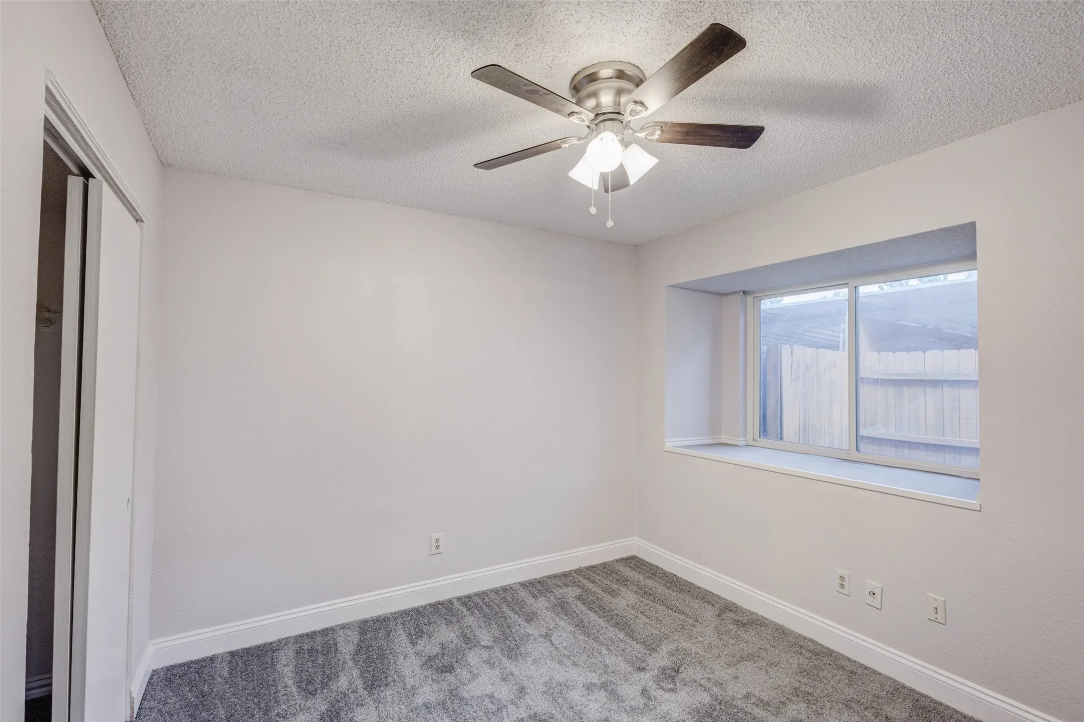 Single Family Residence For Sale in Dallas County , 805 Brockden Drive, Mesquite, Texas 75149, 3 Bedroom, 2 Bathroom, Garage spaces, 1,060 Sqft, built in 1987, mls#21399467, Real Estate Agent in Mesquite, Homes For Sale in Dallas county, Homes For Sale in Mesquite, Realtor in Mesquite Texas, Real Estate Brokerage Independent Realty Texas, Luminita Cordes Realtor