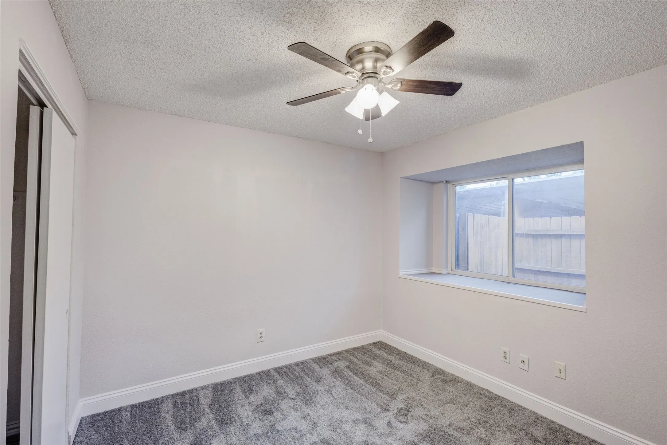 Single Family Residence For Sale in Dallas County , 805 Brockden Drive, Mesquite, Texas 75149, 3 Bedroom, 2 Bathroom, Garage spaces, 1,060 Sqft, built in 1987, mls#21399467, Real Estate Agent in Mesquite, Homes For Sale in Dallas county, Homes For Sale in Mesquite, Realtor in Mesquite Texas, Real Estate Brokerage Independent Realty Texas, Luminita Cordes Realtor