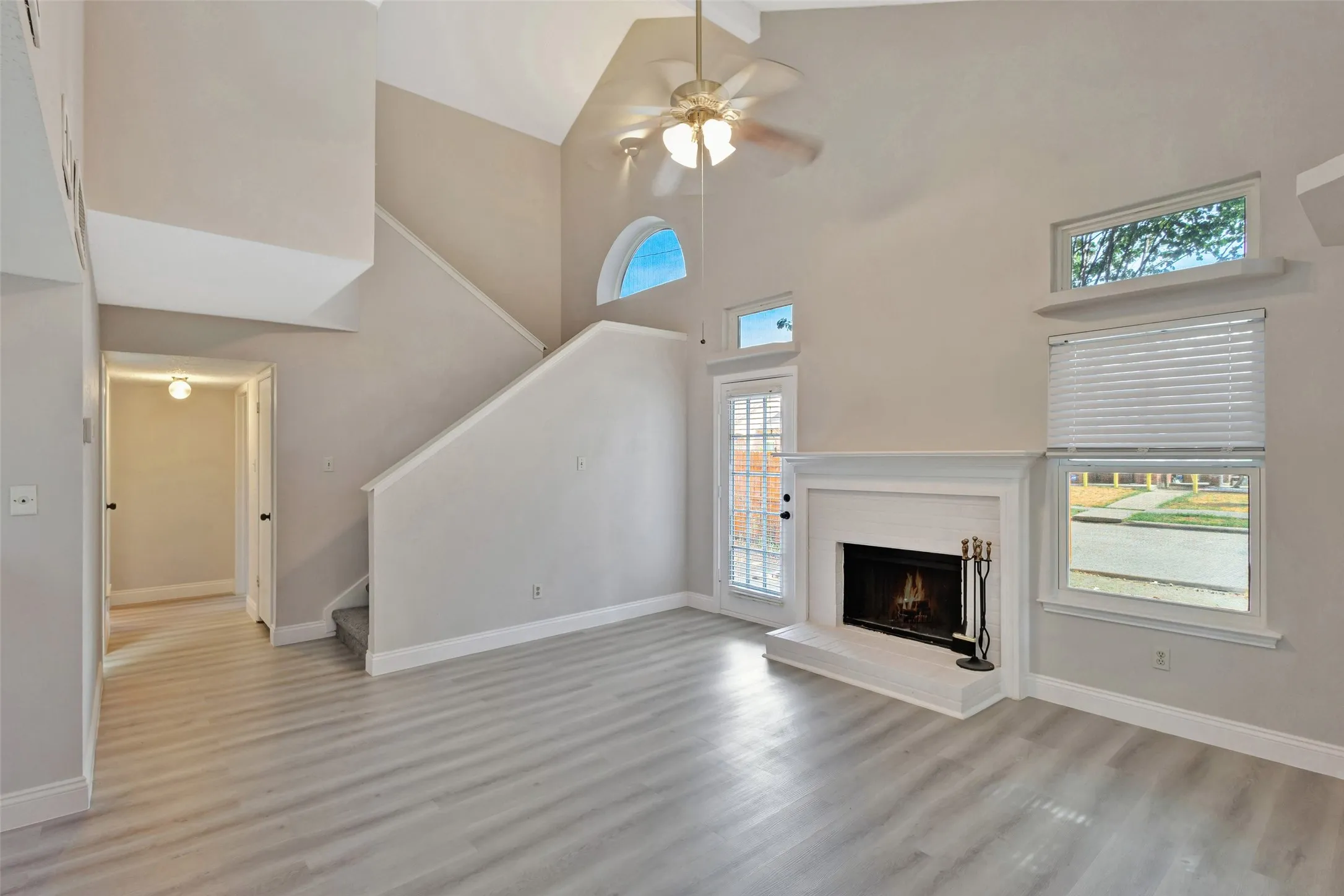 Single Family Residence For Sale in Dallas County , 805 Brockden Drive, Mesquite, Texas 75149, 3 Bedroom, 2 Bathroom, Garage spaces, 1,060 Sqft, built in 1987, mls#21399467, Real Estate Agent in Mesquite, Homes For Sale in Dallas county, Homes For Sale in Mesquite, Realtor in Mesquite Texas, Real Estate Brokerage Independent Realty Texas, Luminita Cordes Realtor