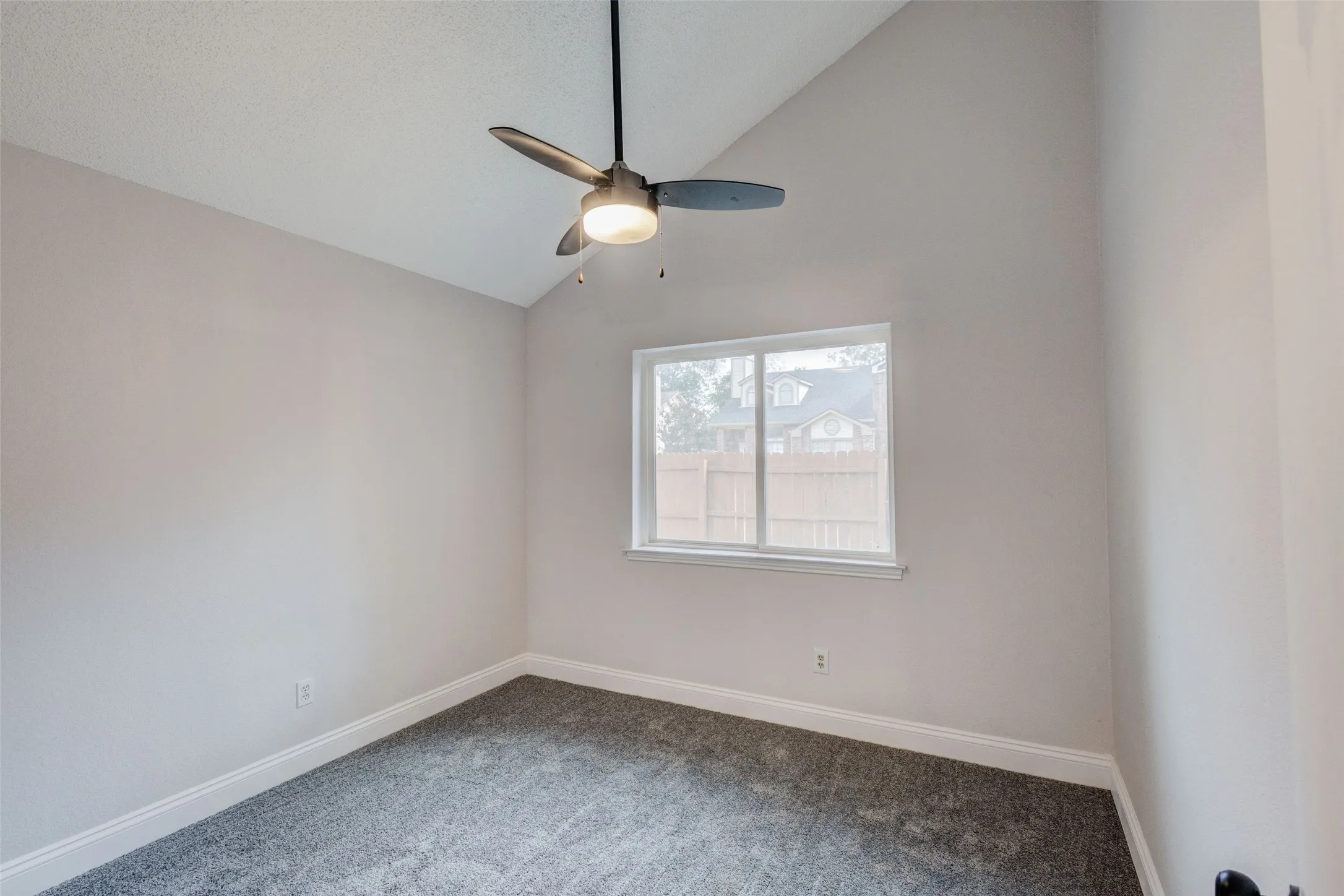 Single Family Residence For Sale in Dallas County , 805 Brockden Drive, Mesquite, Texas 75149, 3 Bedroom, 2 Bathroom, Garage spaces, 1,060 Sqft, built in 1987, mls#21399467, Real Estate Agent in Mesquite, Homes For Sale in Dallas county, Homes For Sale in Mesquite, Realtor in Mesquite Texas, Real Estate Brokerage Independent Realty Texas, Luminita Cordes Realtor