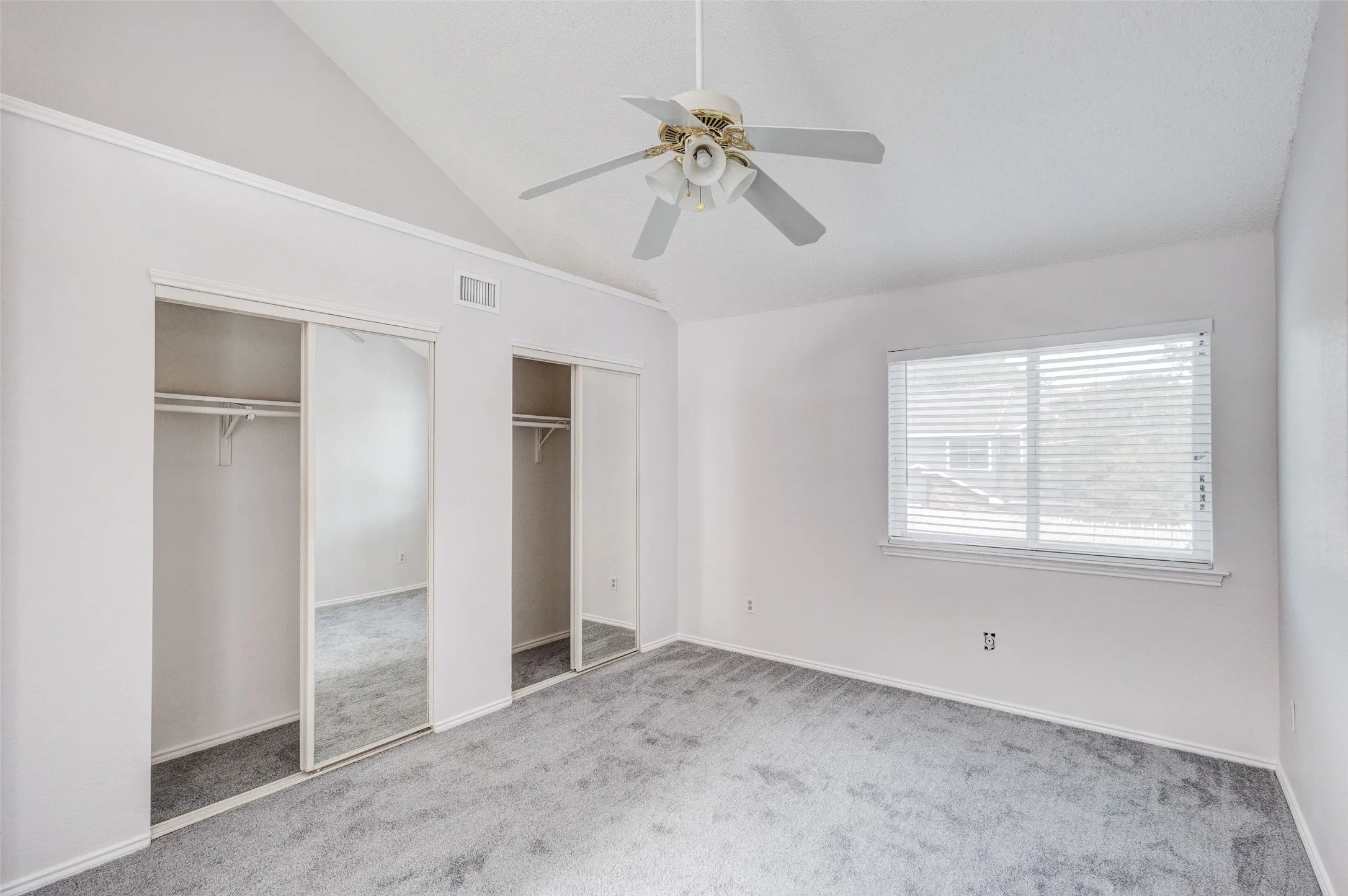 Single Family Residence For Sale in Dallas County , 805 Brockden Drive, Mesquite, Texas 75149, 3 Bedroom, 2 Bathroom, Garage spaces, 1,060 Sqft, built in 1987, mls#21399467, Real Estate Agent in Mesquite, Homes For Sale in Dallas county, Homes For Sale in Mesquite, Realtor in Mesquite Texas, Real Estate Brokerage Independent Realty Texas, Luminita Cordes Realtor