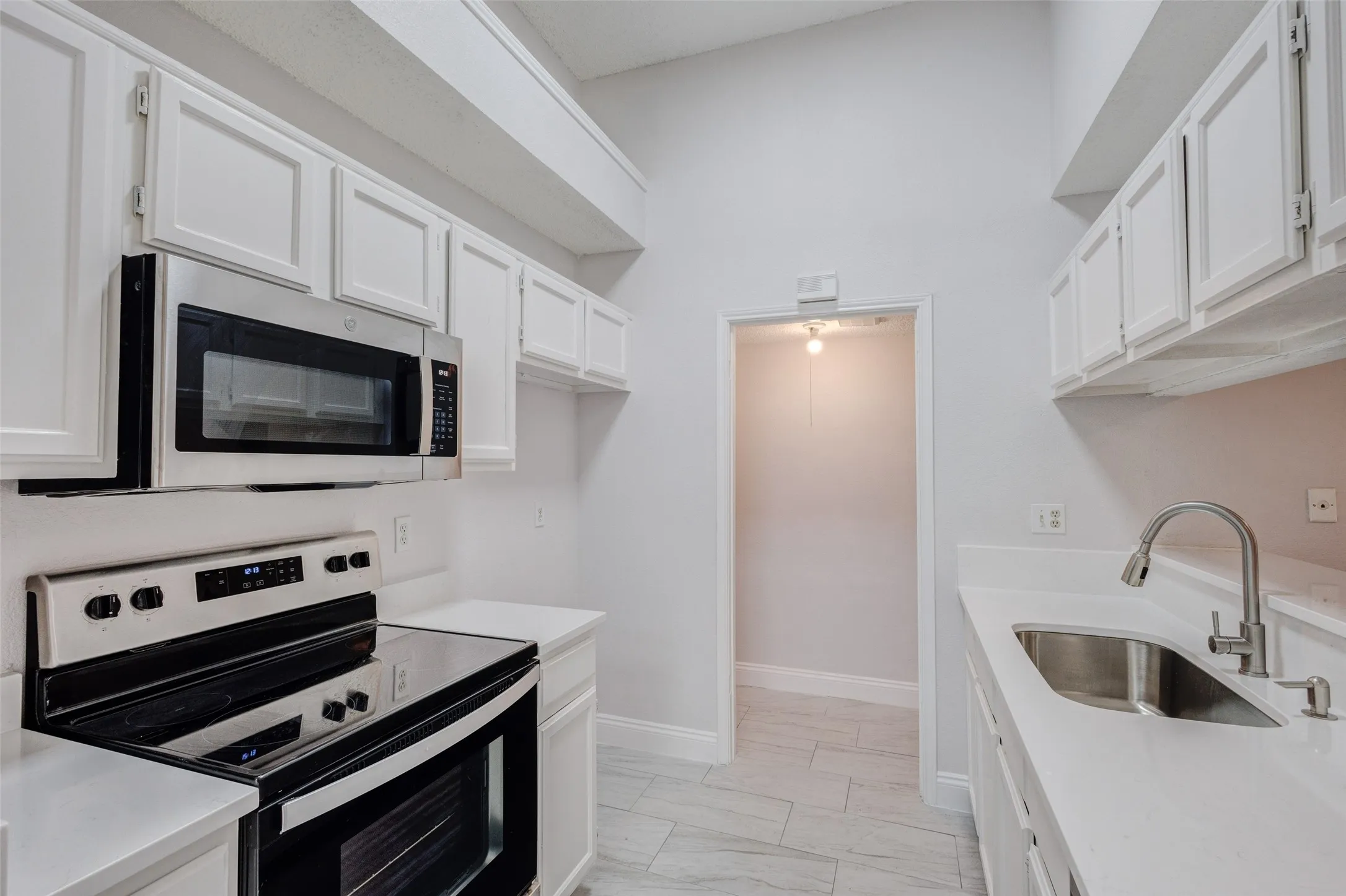 Single Family Residence For Sale in Dallas County , 805 Brockden Drive, Mesquite, Texas 75149, 3 Bedroom, 2 Bathroom, Garage spaces, 1,060 Sqft, built in 1987, mls#21399467, Real Estate Agent in Mesquite, Homes For Sale in Dallas county, Homes For Sale in Mesquite, Realtor in Mesquite Texas, Real Estate Brokerage Independent Realty Texas, Luminita Cordes Realtor