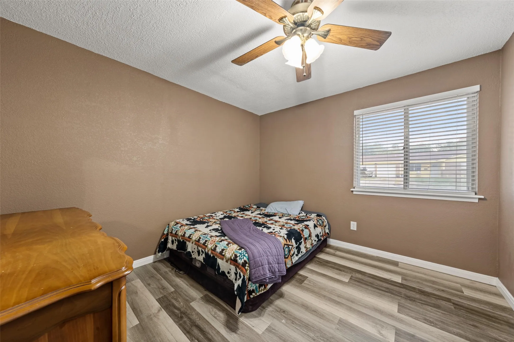 Single Family Residence For Sale in Mc Lennan County , 6313 May Drive, Waco, Texas 76710, 3 Bedroom, 2 Bathroom, 2 Garage spaces, 1,438 Sqft, built in 1964, mls#21400342, Real Estate Agent in Waco, Homes For Sale in Mc Lennan county, Homes For Sale in Waco, Realtor in Waco Texas, Real Estate Brokerage Independent Realty Texas, Luminita Cordes Realtor