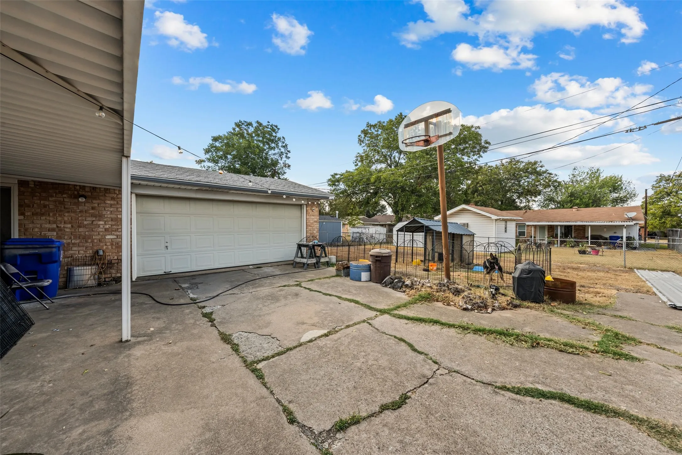 Single Family Residence For Sale in Mc Lennan County , 6313 May Drive, Waco, Texas 76710, 3 Bedroom, 2 Bathroom, 2 Garage spaces, 1,438 Sqft, built in 1964, mls#21400342, Real Estate Agent in Waco, Homes For Sale in Mc Lennan county, Homes For Sale in Waco, Realtor in Waco Texas, Real Estate Brokerage Independent Realty Texas, Luminita Cordes Realtor