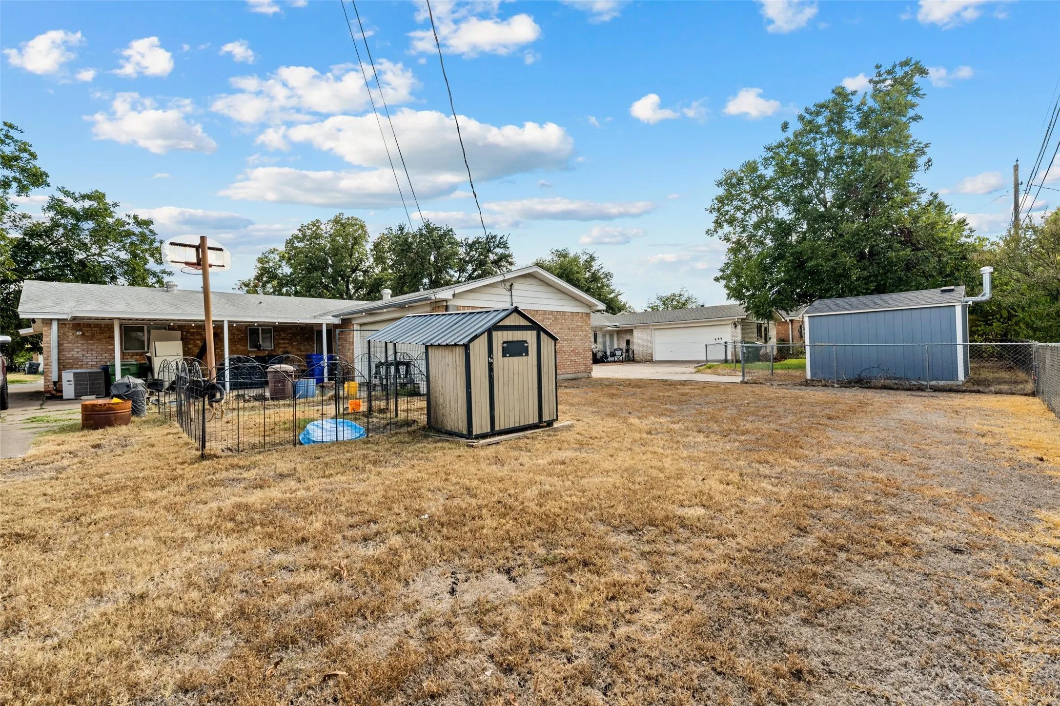 Single Family Residence For Sale in Mc Lennan County , 6313 May Drive, Waco, Texas 76710, 3 Bedroom, 2 Bathroom, 2 Garage spaces, 1,438 Sqft, built in 1964, mls#21400342, Real Estate Agent in Waco, Homes For Sale in Mc Lennan county, Homes For Sale in Waco, Realtor in Waco Texas, Real Estate Brokerage Independent Realty Texas, Luminita Cordes Realtor