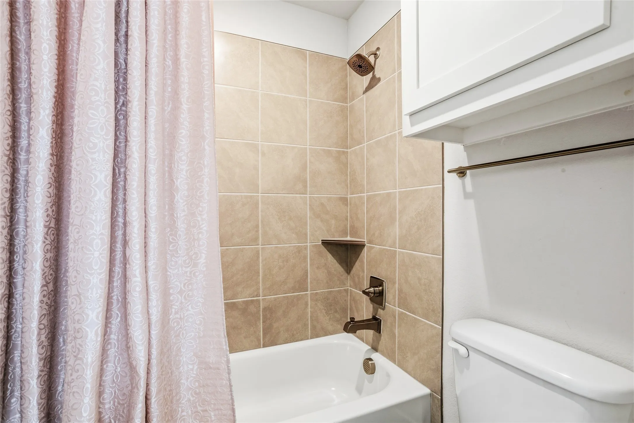 Single Family Residence For Rent in Collin County , 1212 Sapphire Lane, Wylie, Texas 75098, 5 Bedroom, 4 Bathroom, 2 Garage spaces, 3,997 Sqft, built in 2023, mls#21397043, Real Estate Agent in Wylie, Homes For Rent in Collin county, Homes For Rent in Wylie, Realtor in Wylie Texas, Real Estate Brokerage Independent Realty Texas, Luminita Cordes Realtor