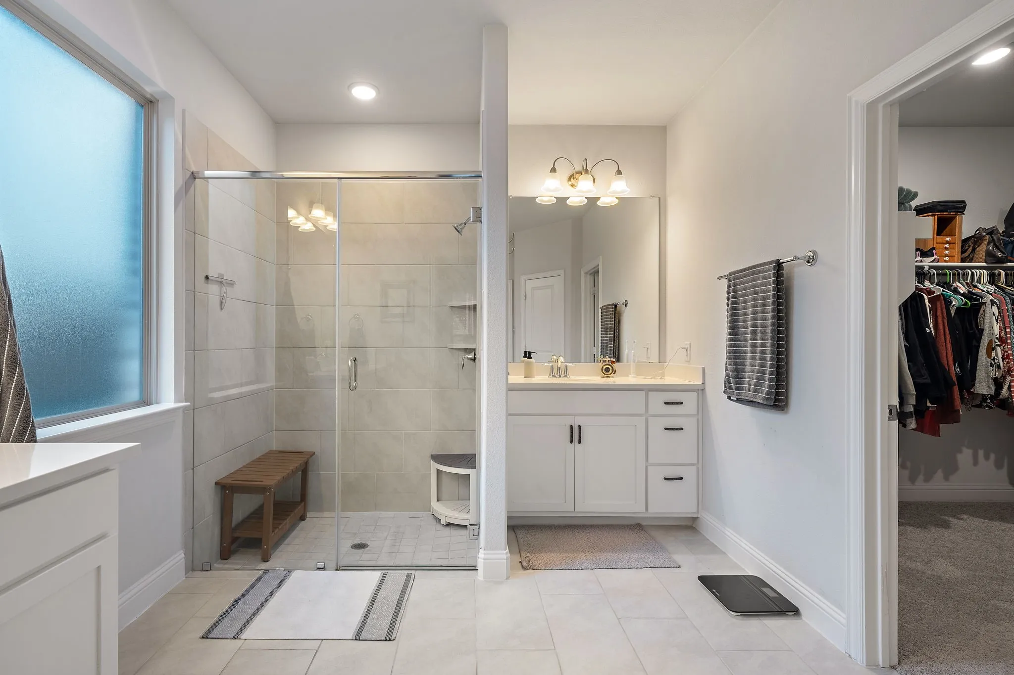 Single Family Residence For Sale in Denton County , 225 Fulton Street, Oak Point, Texas 75068, 3 Bedroom, 2 Bathroom, 2 Garage spaces, 2,199 Sqft, built in 2021, mls#21400242, Real Estate Agent in Oak Point, Homes For Sale in Denton county, Homes For Sale in Oak Point, Realtor in Oak Point Texas, Real Estate Brokerage Independent Realty Texas, Luminita Cordes Realtor