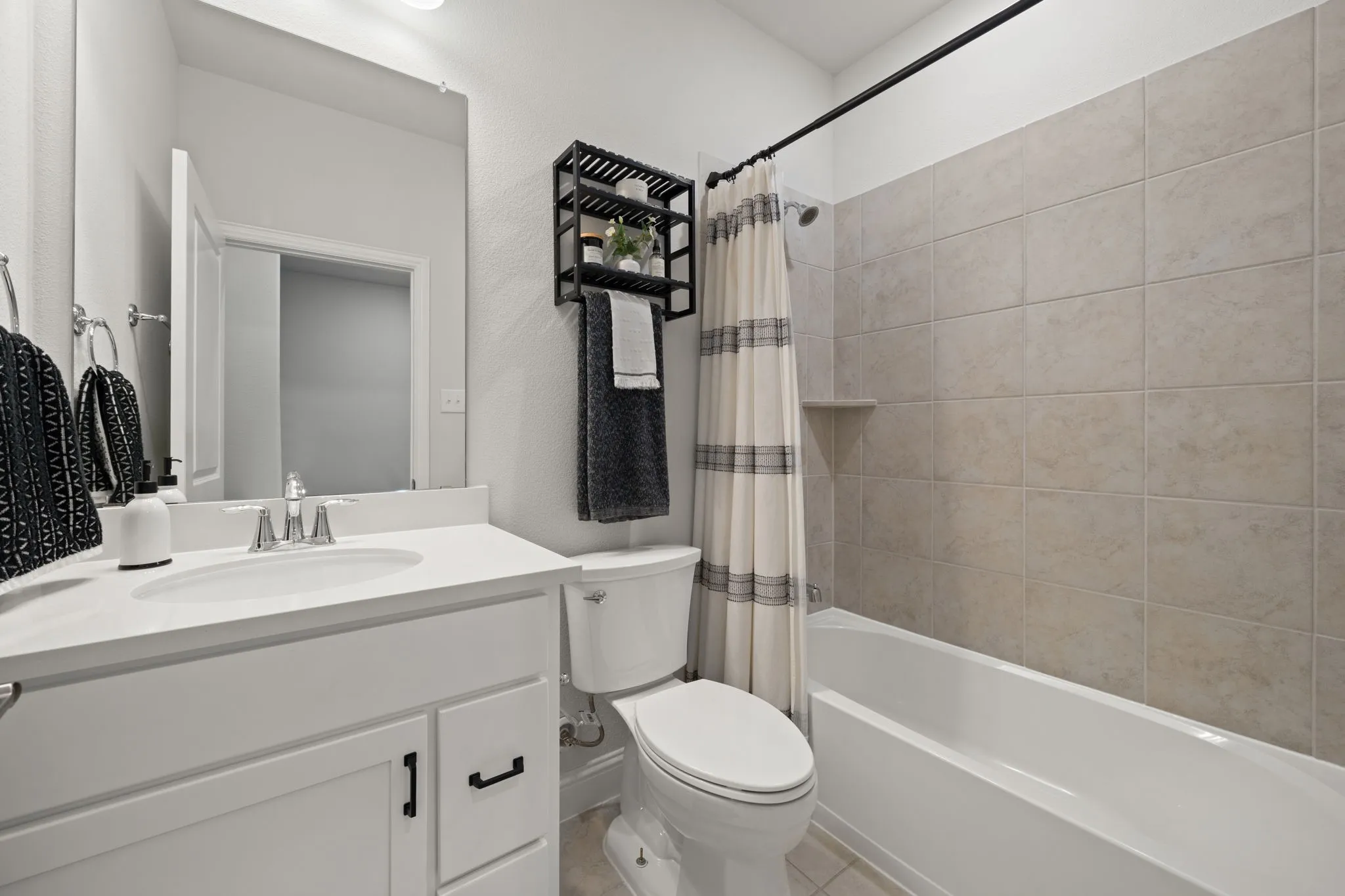 Single Family Residence For Sale in Denton County , 225 Fulton Street, Oak Point, Texas 75068, 3 Bedroom, 2 Bathroom, 2 Garage spaces, 2,199 Sqft, built in 2021, mls#21400242, Real Estate Agent in Oak Point, Homes For Sale in Denton county, Homes For Sale in Oak Point, Realtor in Oak Point Texas, Real Estate Brokerage Independent Realty Texas, Luminita Cordes Realtor