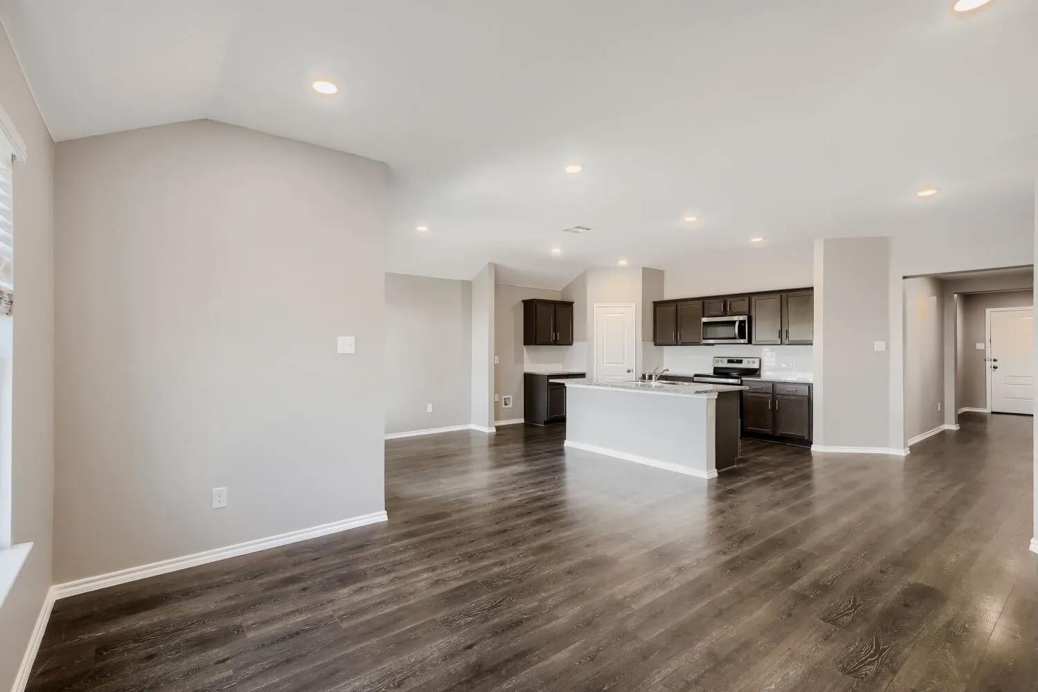 Single Family Residence For Sale in Collin County , 1212 Rountree Court, Celina, Texas 75009, 4 Bedroom, 2 Bathroom, 2 Garage spaces, 1,600 Sqft, built in 2021, mls#21400129, Real Estate Agent in Celina, Homes For Sale in Collin county, Homes For Sale in Celina, Realtor in Celina Texas, Real Estate Brokerage Independent Realty Texas, Luminita Cordes Realtor