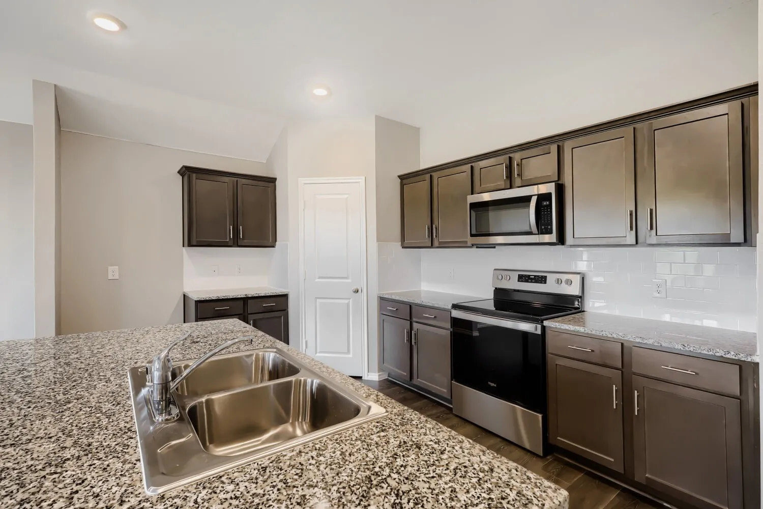 Single Family Residence For Sale in Collin County , 1212 Rountree Court, Celina, Texas 75009, 4 Bedroom, 2 Bathroom, 2 Garage spaces, 1,600 Sqft, built in 2021, mls#21400129, Real Estate Agent in Celina, Homes For Sale in Collin county, Homes For Sale in Celina, Realtor in Celina Texas, Real Estate Brokerage Independent Realty Texas, Luminita Cordes Realtor