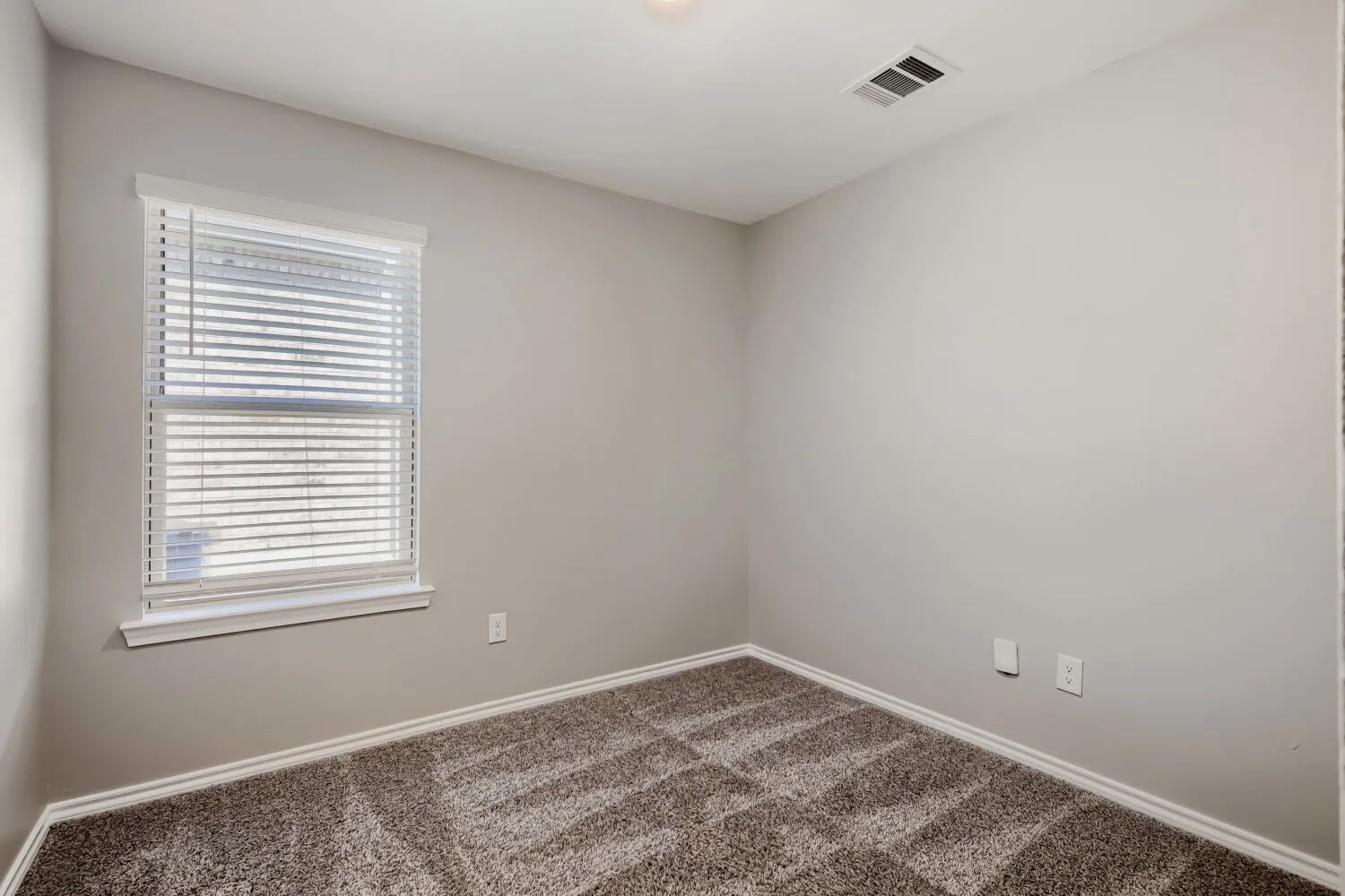 Single Family Residence For Sale in Collin County , 1212 Rountree Court, Celina, Texas 75009, 4 Bedroom, 2 Bathroom, 2 Garage spaces, 1,600 Sqft, built in 2021, mls#21400129, Real Estate Agent in Celina, Homes For Sale in Collin county, Homes For Sale in Celina, Realtor in Celina Texas, Real Estate Brokerage Independent Realty Texas, Luminita Cordes Realtor