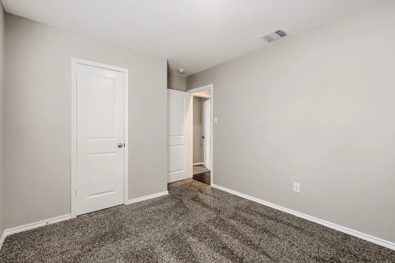 Single Family Residence For Sale in Collin County , 1212 Rountree Court, Celina, Texas 75009, 4 Bedroom, 2 Bathroom, 2 Garage spaces, 1,600 Sqft, built in 2021, mls#21400129, Real Estate Agent in Celina, Homes For Sale in Collin county, Homes For Sale in Celina, Realtor in Celina Texas, Real Estate Brokerage Independent Realty Texas, Luminita Cordes Realtor
