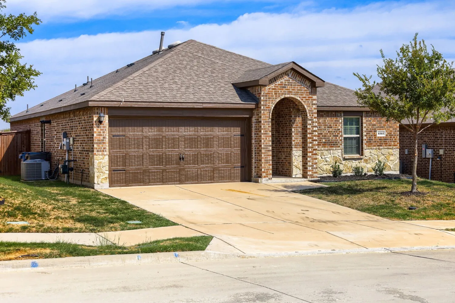 Single Family Residence For Sale in Collin County , 1212 Rountree Court, Celina, Texas 75009, 4 Bedroom, 2 Bathroom, 2 Garage spaces, 1,600 Sqft, built in 2021, mls#21400129, Real Estate Agent in Celina, Homes For Sale in Collin county, Homes For Sale in Celina, Realtor in Celina Texas, Real Estate Brokerage Independent Realty Texas, Luminita Cordes Realtor