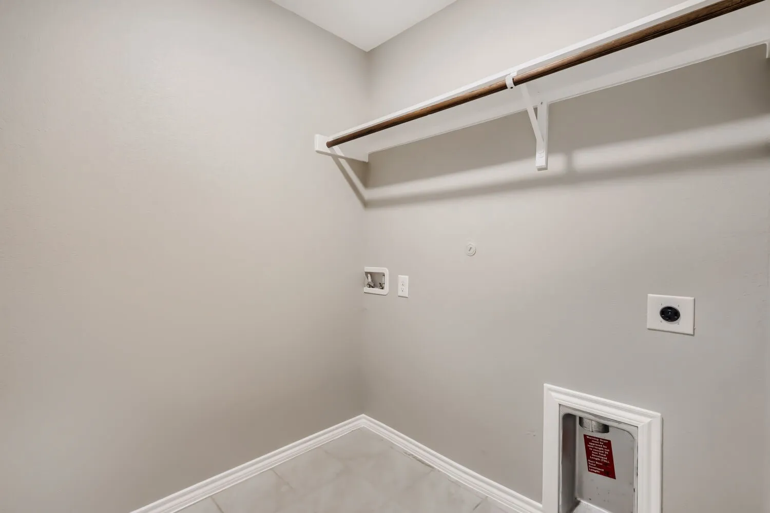 Single Family Residence For Sale in Collin County , 1212 Rountree Court, Celina, Texas 75009, 4 Bedroom, 2 Bathroom, 2 Garage spaces, 1,600 Sqft, built in 2021, mls#21400129, Real Estate Agent in Celina, Homes For Sale in Collin county, Homes For Sale in Celina, Realtor in Celina Texas, Real Estate Brokerage Independent Realty Texas, Luminita Cordes Realtor