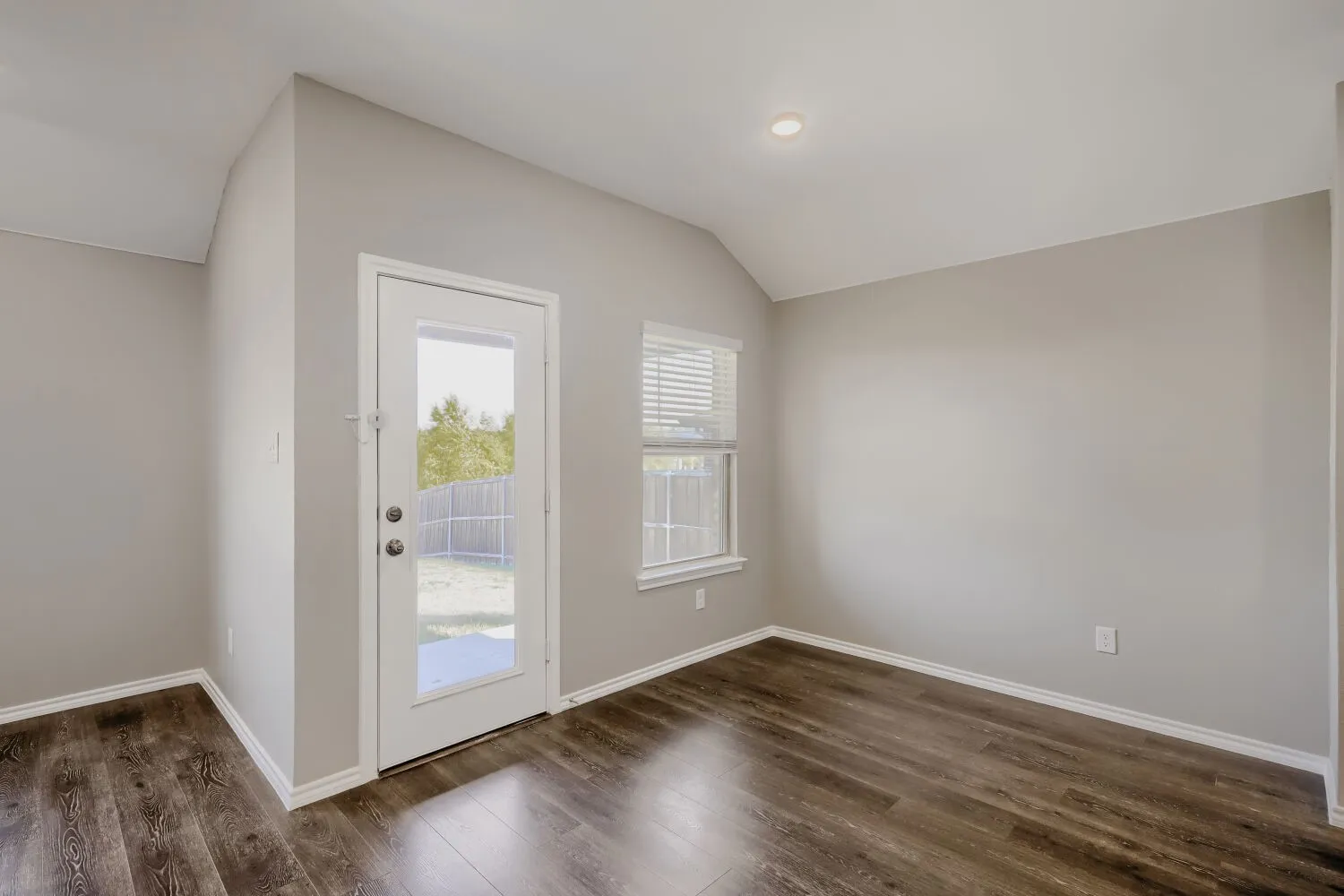 Single Family Residence For Sale in Collin County , 1212 Rountree Court, Celina, Texas 75009, 4 Bedroom, 2 Bathroom, 2 Garage spaces, 1,600 Sqft, built in 2021, mls#21400129, Real Estate Agent in Celina, Homes For Sale in Collin county, Homes For Sale in Celina, Realtor in Celina Texas, Real Estate Brokerage Independent Realty Texas, Luminita Cordes Realtor