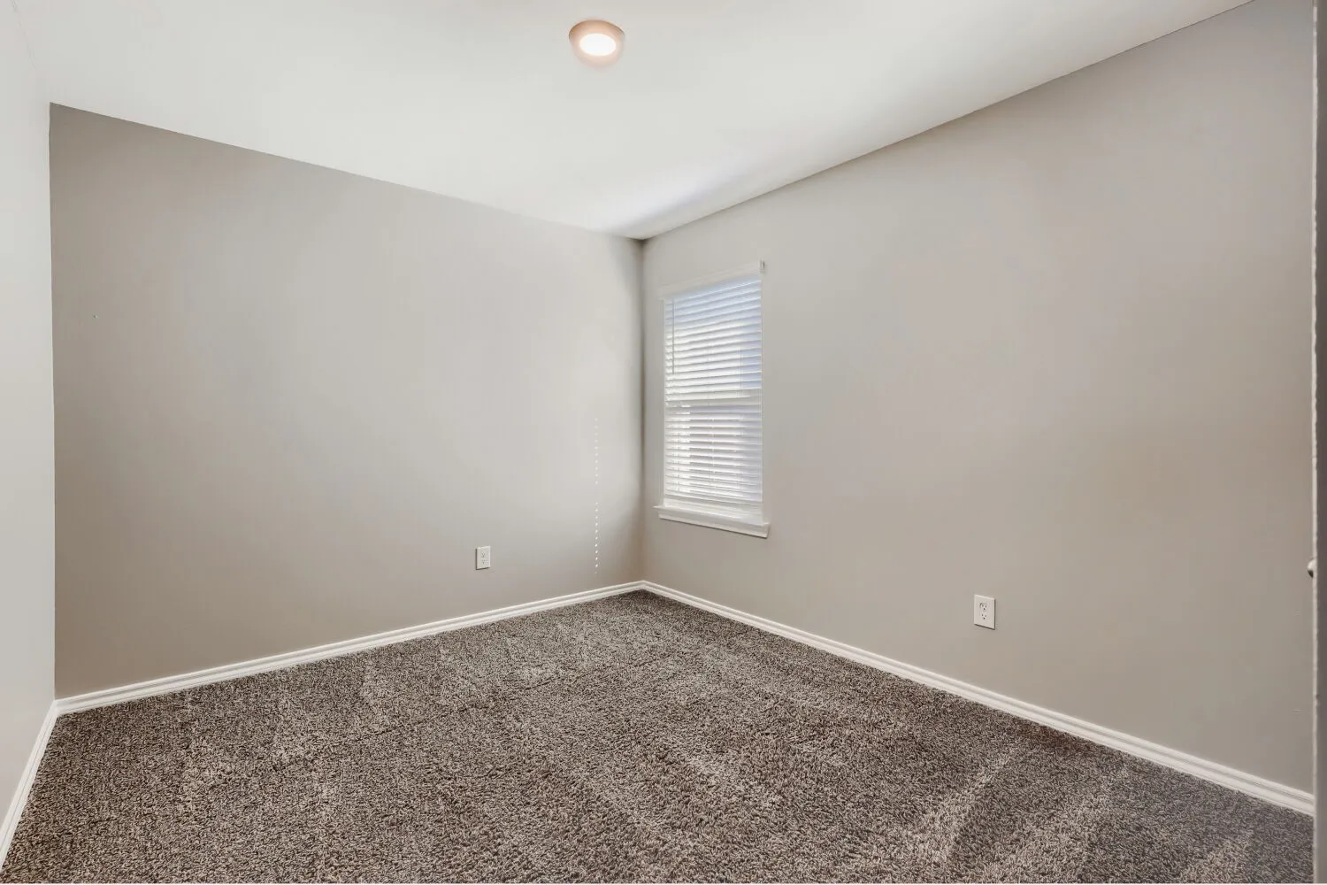 Single Family Residence For Sale in Collin County , 1212 Rountree Court, Celina, Texas 75009, 4 Bedroom, 2 Bathroom, 2 Garage spaces, 1,600 Sqft, built in 2021, mls#21400129, Real Estate Agent in Celina, Homes For Sale in Collin county, Homes For Sale in Celina, Realtor in Celina Texas, Real Estate Brokerage Independent Realty Texas, Luminita Cordes Realtor