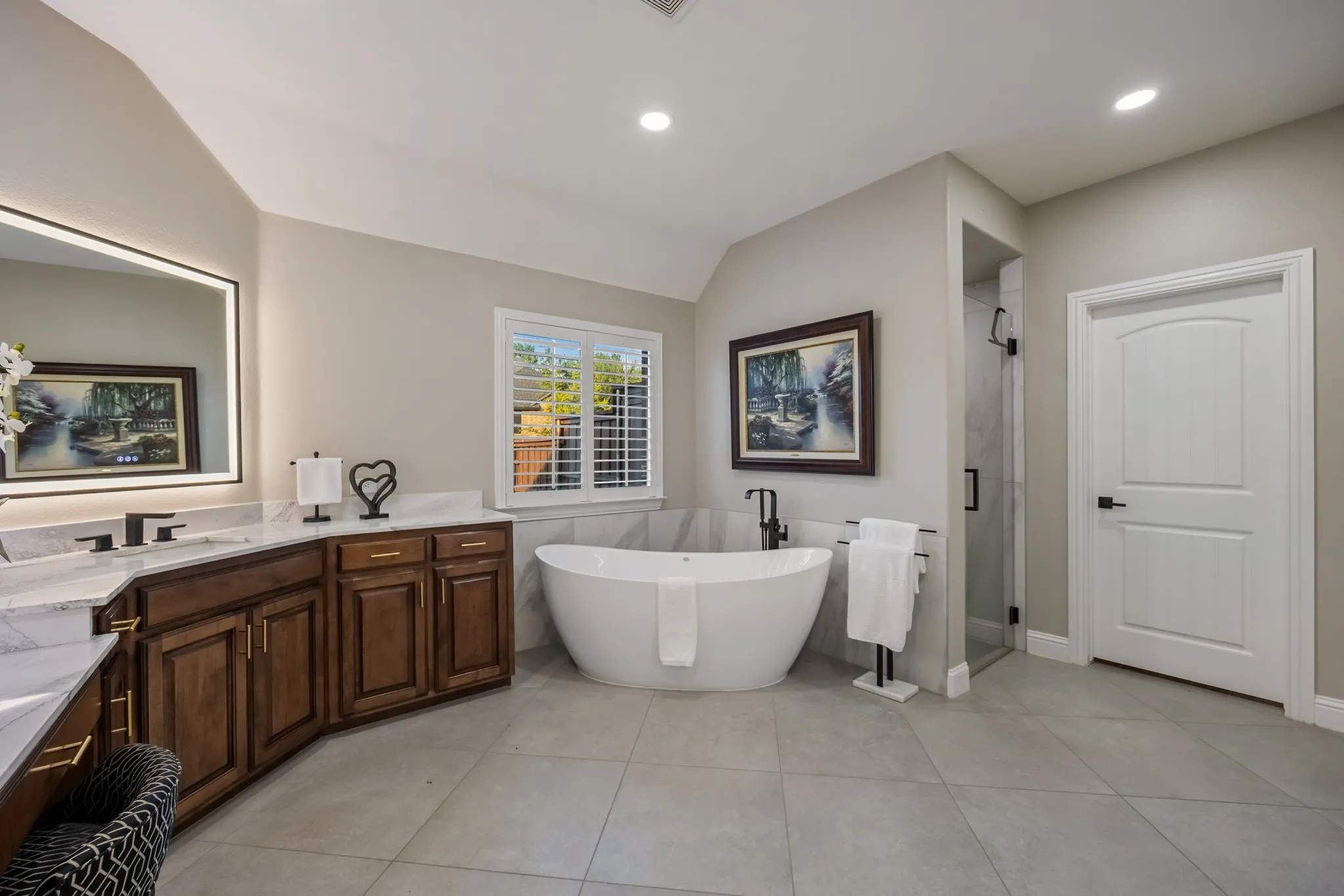 Single Family Residence For Sale in Rockwall County , 3923 Betty Street, Rockwall, Texas 75087, 4 Bedroom, 4 Bathroom, 3 Garage spaces, 3,869 Sqft, built in 2010, mls#21397707, Real Estate Agent in Rockwall, Homes For Sale in Rockwall county, Homes For Sale in Rockwall, Realtor in Rockwall Texas, Real Estate Brokerage Independent Realty Texas, Luminita Cordes Realtor