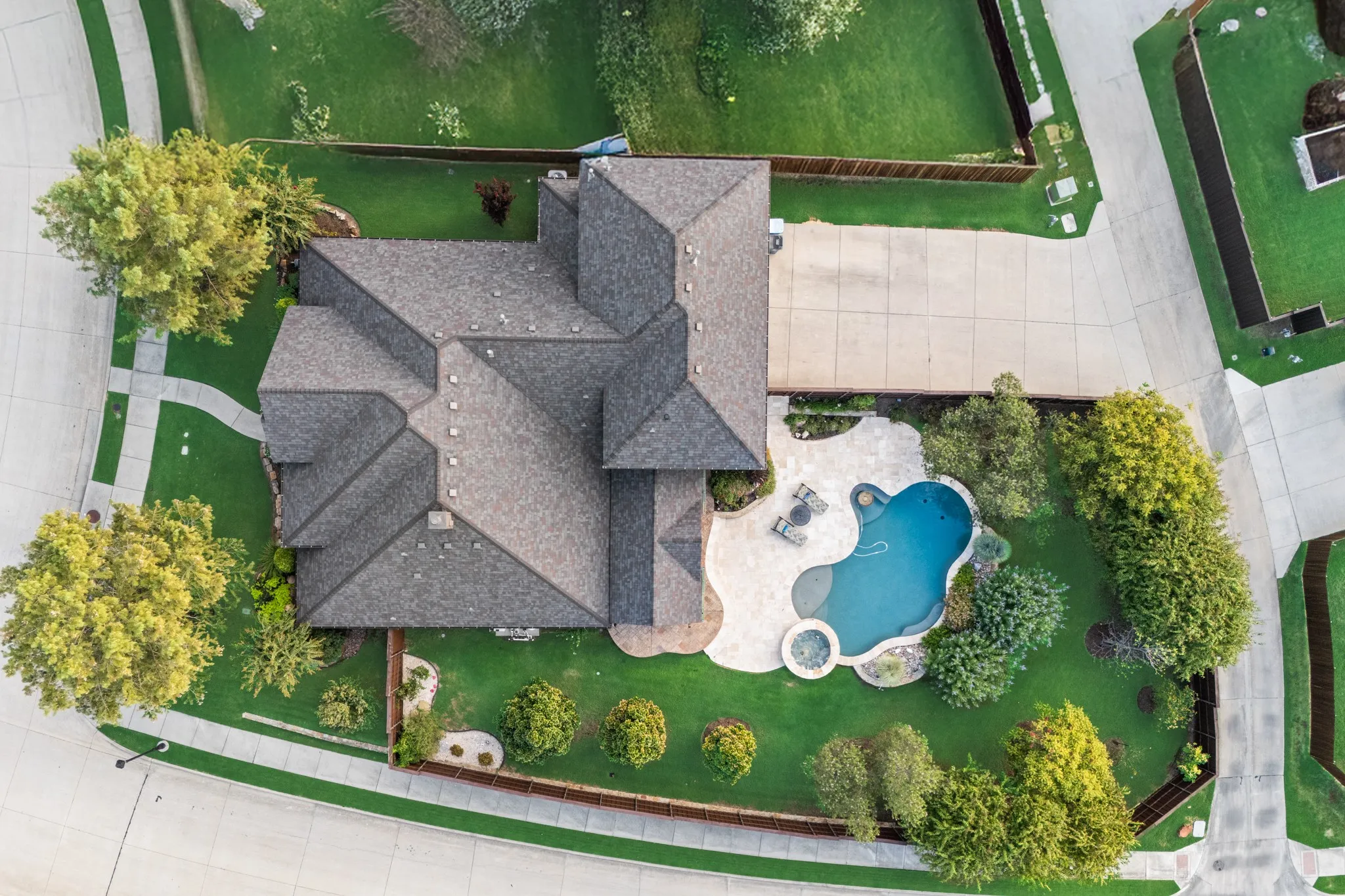 Single Family Residence For Sale in Rockwall County , 3923 Betty Street, Rockwall, Texas 75087, 4 Bedroom, 4 Bathroom, 3 Garage spaces, 3,869 Sqft, built in 2010, mls#21397707, Real Estate Agent in Rockwall, Homes For Sale in Rockwall county, Homes For Sale in Rockwall, Realtor in Rockwall Texas, Real Estate Brokerage Independent Realty Texas, Luminita Cordes Realtor